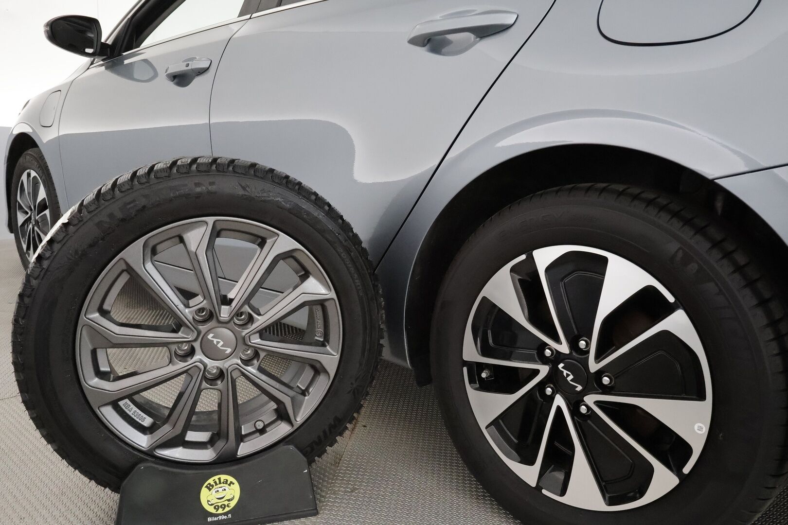 KIA CEED 2022 1,6 GDI Plug-In Hybrid Business Premium SW DCT **Adapt.vakkari / P.kamera / LED / Puolinahat / Apple&Android** - Merkkihuollettu / Kahdet renkaat aluvanteilla / Sähköluukku 