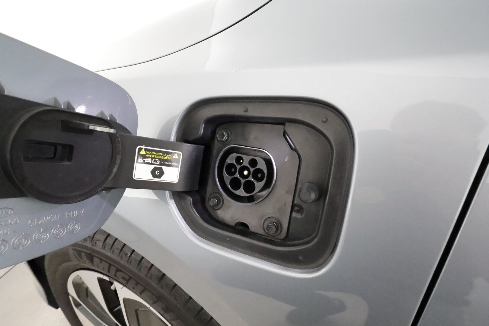KIA CEED 2022 1,6 GDI Plug-In Hybrid Business Premium SW DCT **Adapt.vakkari / P.kamera / LED / Puolinahat / Apple&Android** - Merkkihuollettu / Kahdet renkaat aluvanteilla / Sähköluukku 
