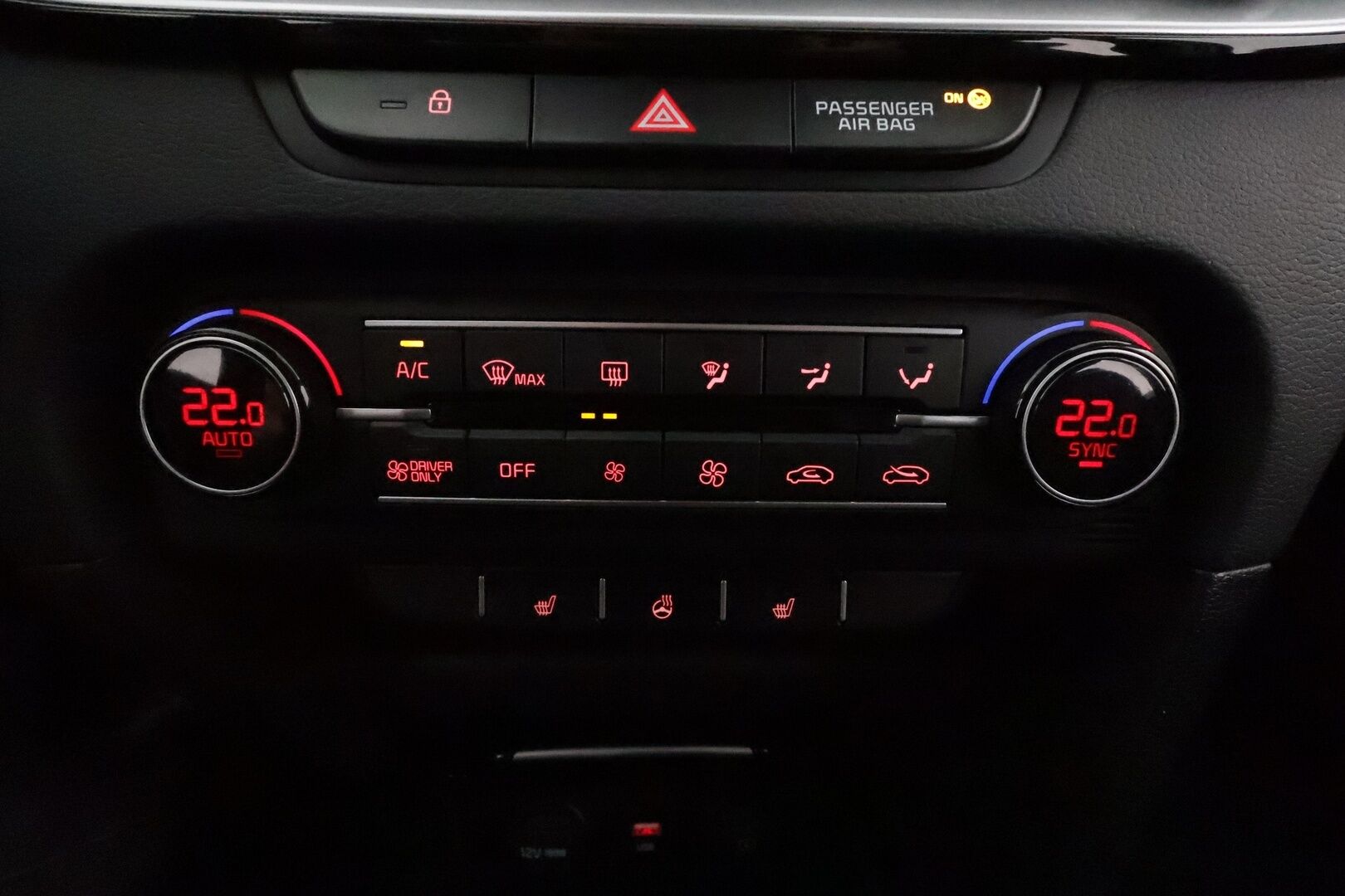 KIA CEED 2022 1,6 GDI Plug-In Hybrid Business Premium SW DCT **Adapt.vakkari / P.kamera / LED / Puolinahat / Apple&Android** - Merkkihuollettu / Kahdet renkaat aluvanteilla / Sähköluukku 