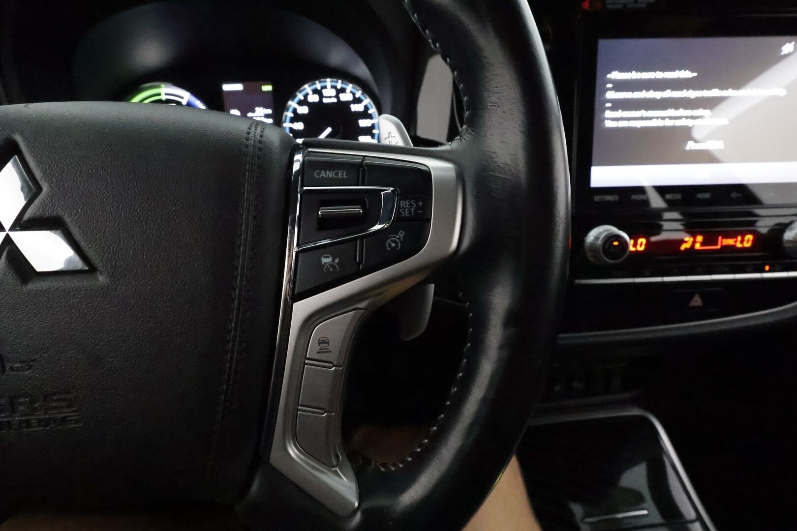 MITSUBISHI OUTLANDER PHEV 2020 Business X 4WD 5P **Power / Adapt.Vakkari / LED-valot / 360° / Kaistavahti / Katveavustin / Timantti Nahkaverhoilu** - 2x Latauskaapelit / Kahdet Renkaat