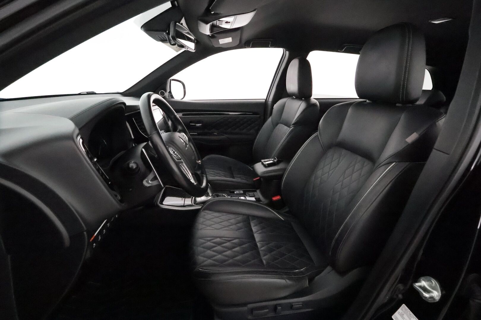 MITSUBISHI OUTLANDER PHEV 2020 Business X 4WD 5P **Power / Adapt.Vakkari / LED-valot / 360° / Kaistavahti / Katveavustin / Timantti Nahkaverhoilu** - 2x Latauskaapelit / Kahdet Renkaat