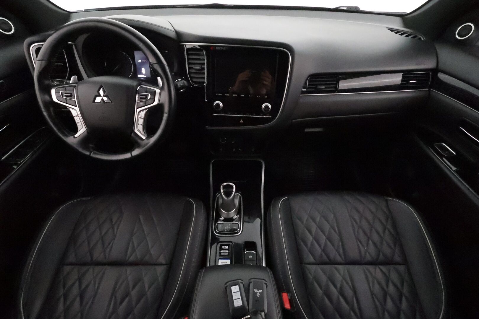 MITSUBISHI OUTLANDER PHEV 2020 Business X 4WD 5P **Power / Adapt.Vakkari / LED-valot / 360° / Kaistavahti / Katveavustin / Timantti Nahkaverhoilu** - 2x Latauskaapelit / Kahdet Renkaat