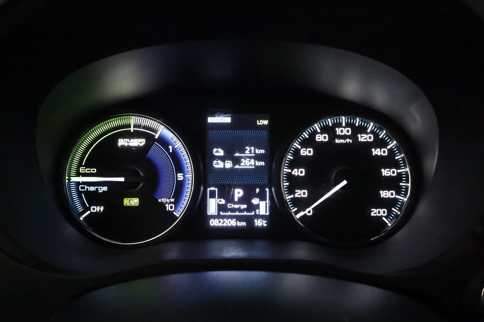 MITSUBISHI OUTLANDER PHEV 2020 Business X 4WD 5P **Power / Adapt.Vakkari / LED-valot / 360° / Kaistavahti / Katveavustin / Timantti Nahkaverhoilu** - 2x Latauskaapelit / Kahdet Renkaat