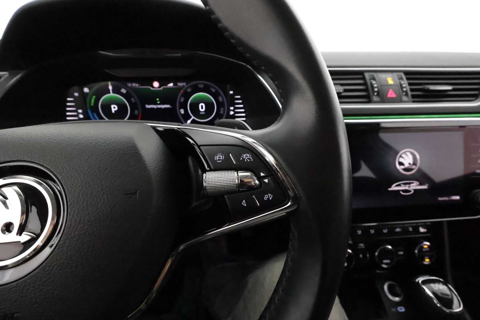 SKODA SUPERB 2021 Combi 1,4 TSI PHEV L&K iV DSG **Webasto / Koukku / Canton / ACC / Matrix-LED / P.Kamera / Ilmastoidut Muistinahat** - 2x Latauskaapelit / Kahdet Renkaat / **HYVILLÄ KAMOILLA**