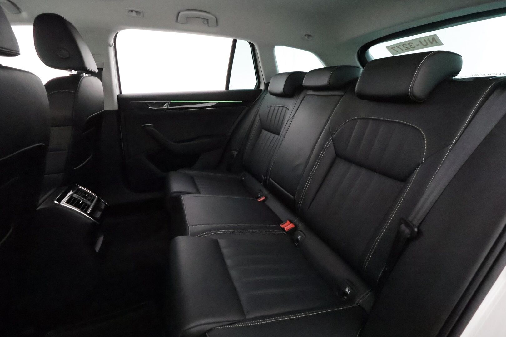 SKODA SUPERB 2021 Combi 1,4 TSI PHEV L&K iV DSG **Webasto / Koukku / Canton / ACC / Matrix-LED / P.Kamera / Ilmastoidut Muistinahat** - 2x Latauskaapelit / Kahdet Renkaat / **HYVILLÄ KAMOILLA**