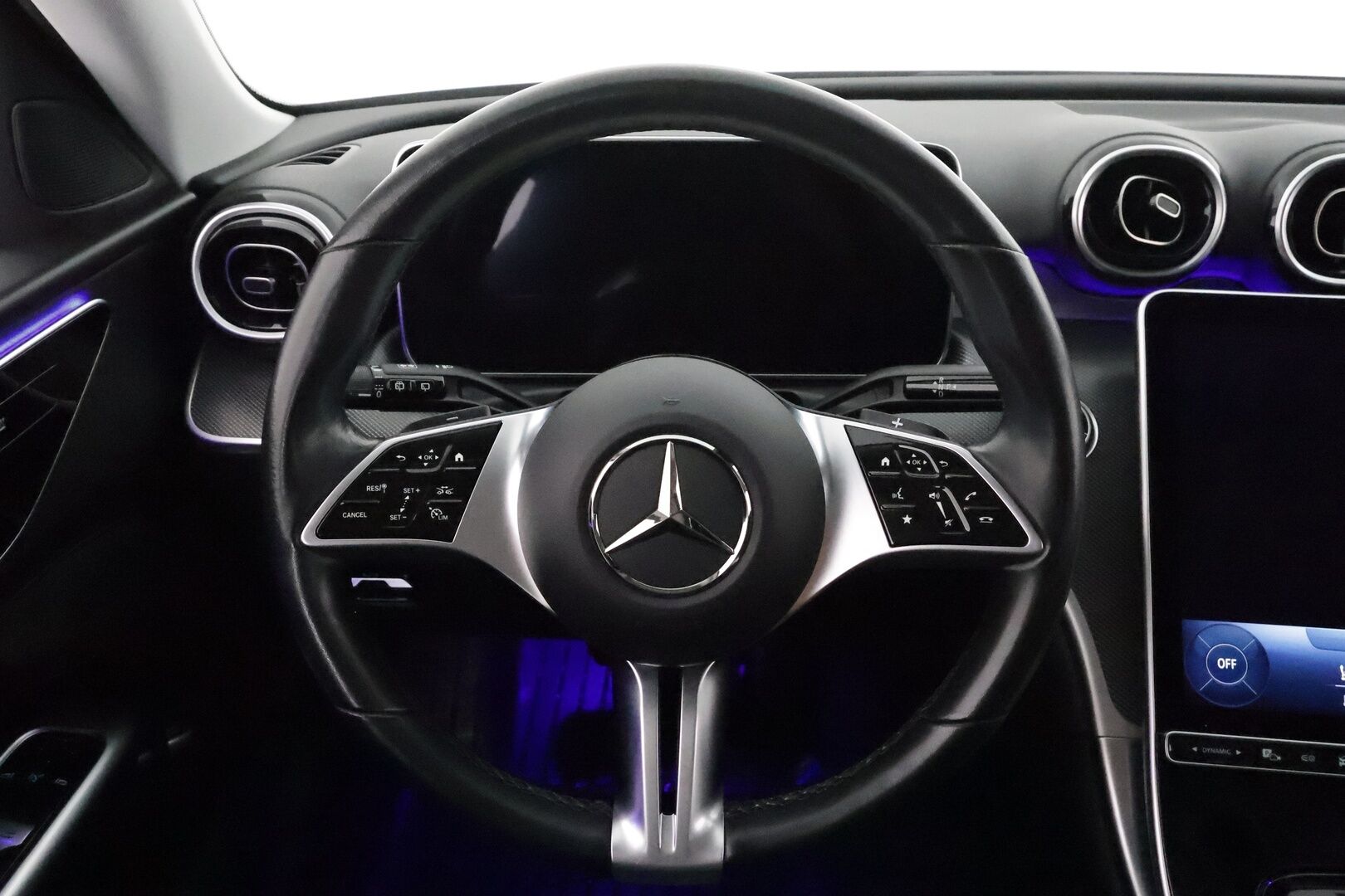 MERCEDES-BENZ C 2022 300 e T A Business **Distronic+ / Koukku / LED-High Performance / P.Kamera / Digimittaristo / Kaistavahti / Navi** - Juuri huollettu! / 2x Latauskaapelit