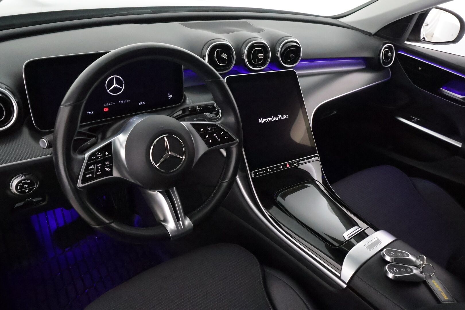 MERCEDES-BENZ C 2022 300 e T A Business **Distronic+ / Koukku / LED-High Performance / P.Kamera / Digimittaristo / Kaistavahti / Navi** - Juuri huollettu! / 2x Latauskaapelit