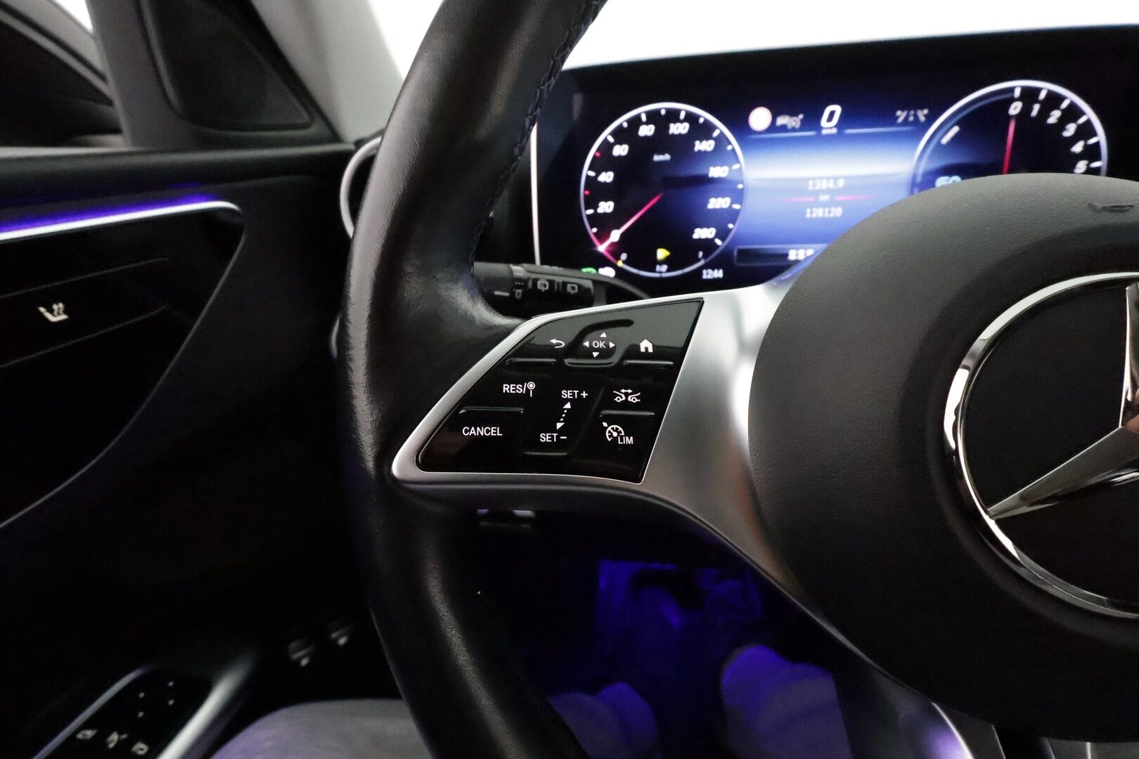 MERCEDES-BENZ C 2022 300 e T A Business **Distronic+ / Koukku / LED-High Performance / P.Kamera / Digimittaristo / Kaistavahti / Navi** - Juuri huollettu! / 2x Latauskaapelit / Michelinin kesärenkaat ja uudet nastat! / Särmät huollot - HULLUT BLACKWEEK JATKOT - KORKOTARJOUS 2,49%