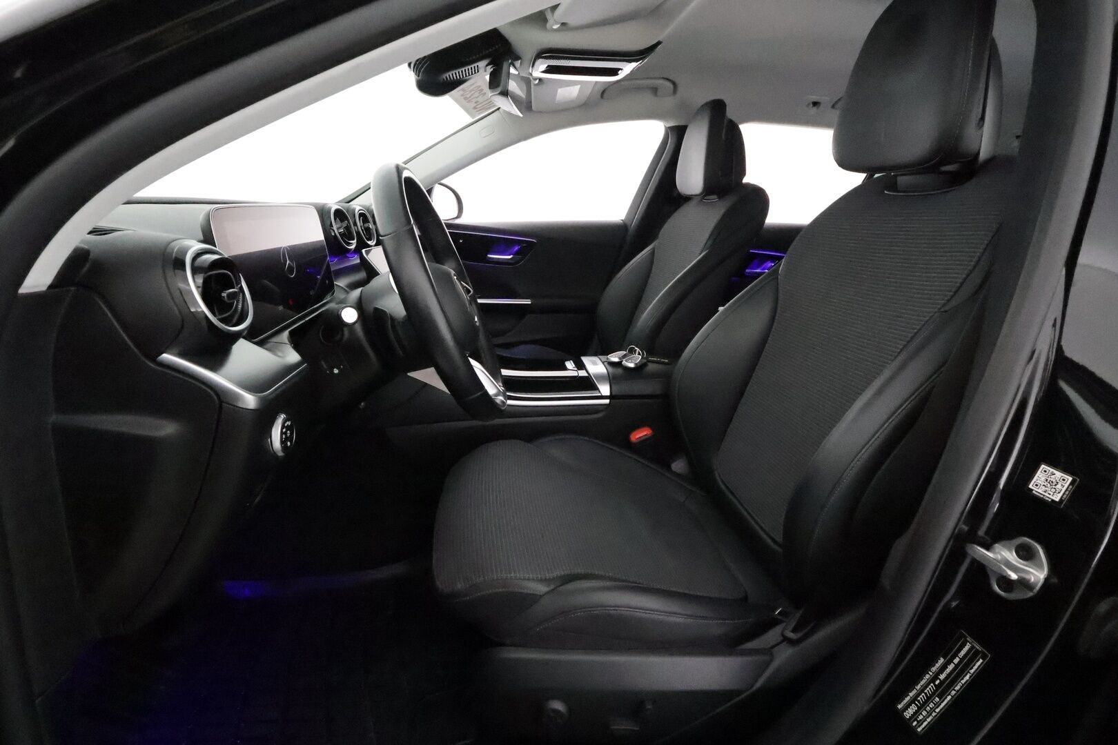 MERCEDES-BENZ C 2022 300 e T A Business **Distronic+ / Koukku / LED-High Performance / P.Kamera / Digimittaristo / Kaistavahti / Navi** - Juuri huollettu! / 2x Latauskaapelit