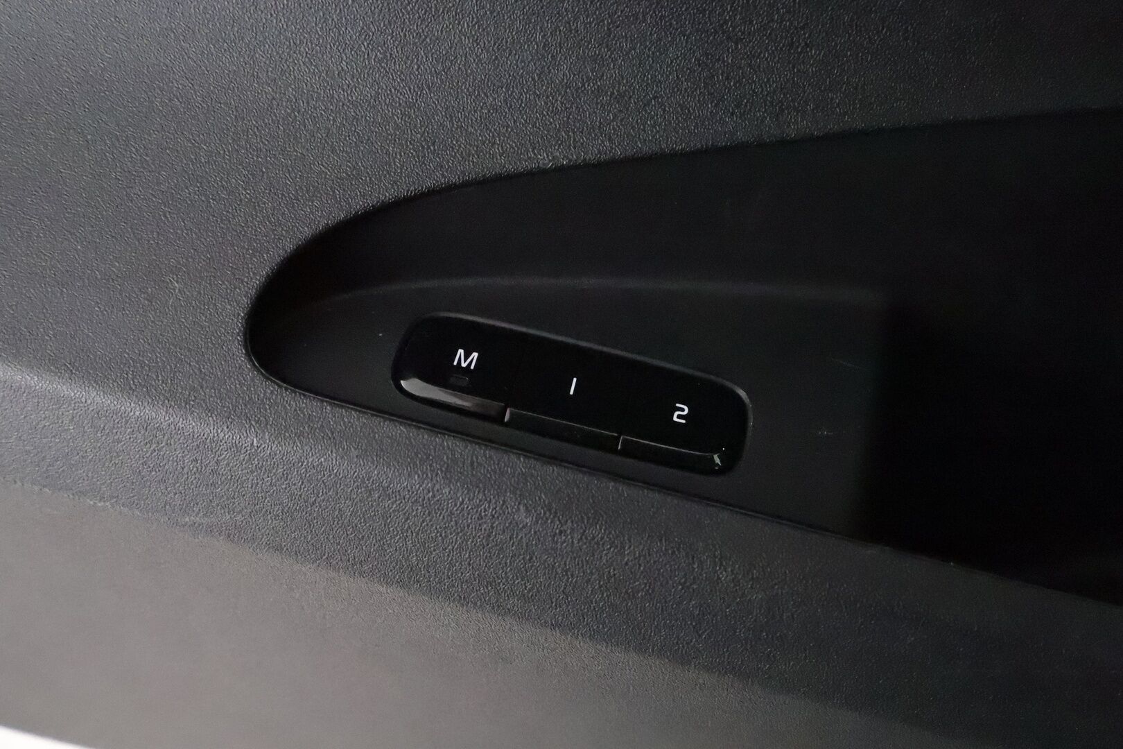 POLESTAR 2 2023 Long Range Dual Motor **Lämpöpumppu / Adapt.vakkari / H&K / Muistipenkki / 360° / Lasikatto / LED / Navi** - 3,99 % KORKOTARJOUS TÄHÄN AUTOON 31.8. ASTI! - Penkinlämmittimet takana / Ratinlämmitin