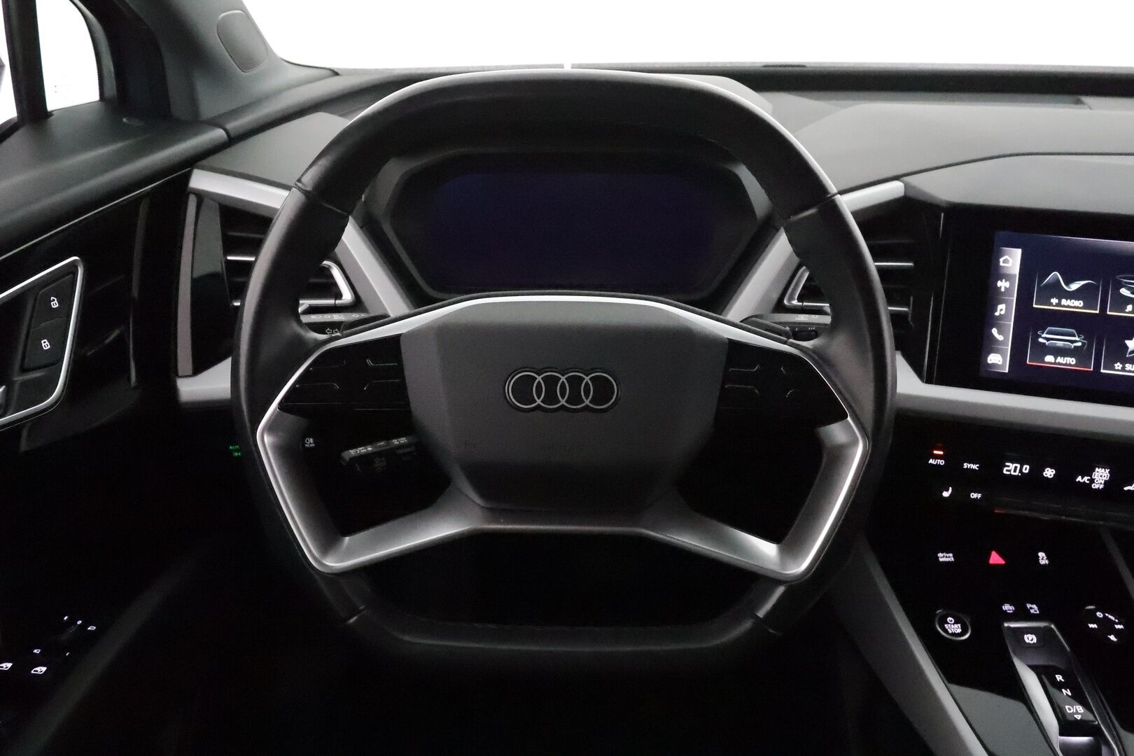 AUDI Q4 E-TRON 2022 Sportback 50 quattro **Lämpöpumppu / Adapt.Vakkari / LED-valot / P.kamera / Sporttipenkit / Apple&Android / KeylessGO** - 3,99 % KORKOTARJOUS TÄHÄN AUTOON 31.8. ASTI! - 2x Latauskaapelit / Kahdet Renkaat / Merkkihuollettu!