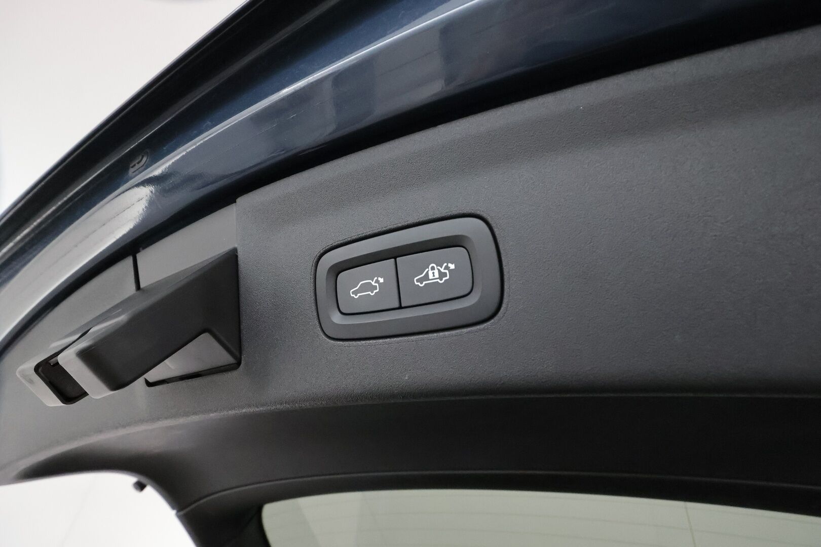 POLESTAR 2 2023 Long Range Dual Motor *Lasikatto / LED-valot / ACC / H&K / Sporttipenkki Muistilla / 360° Kamera** - 3,99 % KORKOTARJOUS TÄHÄN AUTOON 31.8. ASTI! - Hyvät varusteet / Puhdas CarVertical / Lämpöpumpullinen / ALV