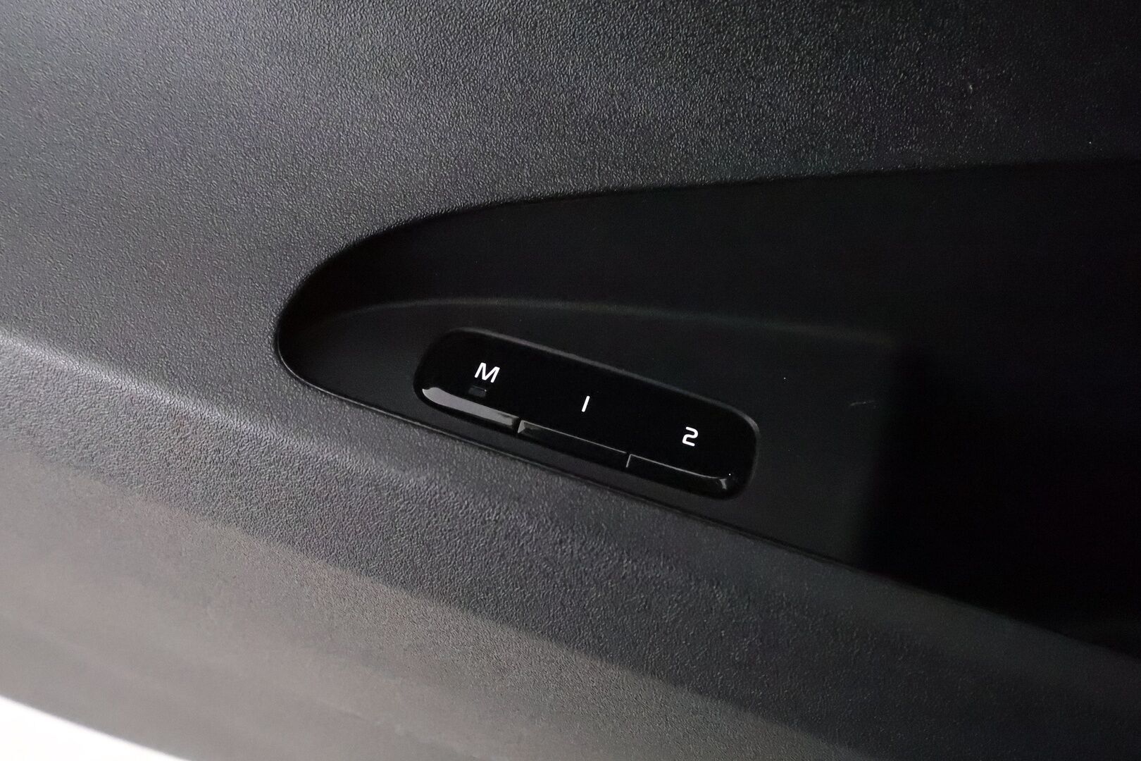 POLESTAR 2 2023 Long Range Dual Motor *Lasikatto / LED-valot / ACC / H&K / Sporttipenkki Muistilla / 360° Kamera** - 3,99 % KORKOTARJOUS TÄHÄN AUTOON 31.8. ASTI! - Hyvät varusteet / Puhdas CarVertical / Lämpöpumpullinen / ALV