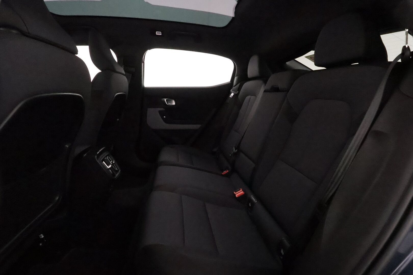 POLESTAR 2 2023 Long Range Dual Motor *Lasikatto / LED-valot / ACC / H&K / Sporttipenkki Muistilla / 360° Kamera** - 3,99 % KORKOTARJOUS TÄHÄN AUTOON 31.8. ASTI! - Hyvät varusteet / Puhdas CarVertical / Lämpöpumpullinen / ALV