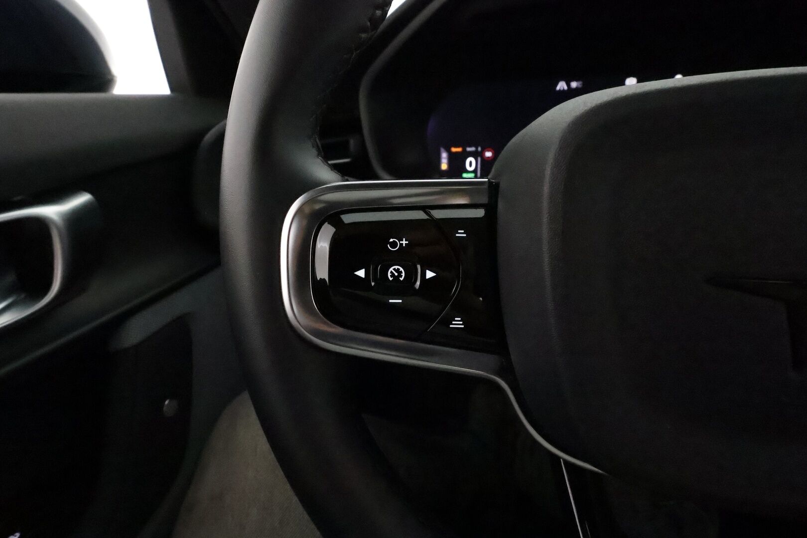 POLESTAR 2 2023 Long Range Dual Motor *Lasikatto / LED-valot / ACC / H&K / Sporttipenkki Muistilla / 360° Kamera** - 3,99 % KORKOTARJOUS TÄHÄN AUTOON 31.8. ASTI! - Hyvät varusteet / Puhdas CarVertical / Lämpöpumpullinen / ALV