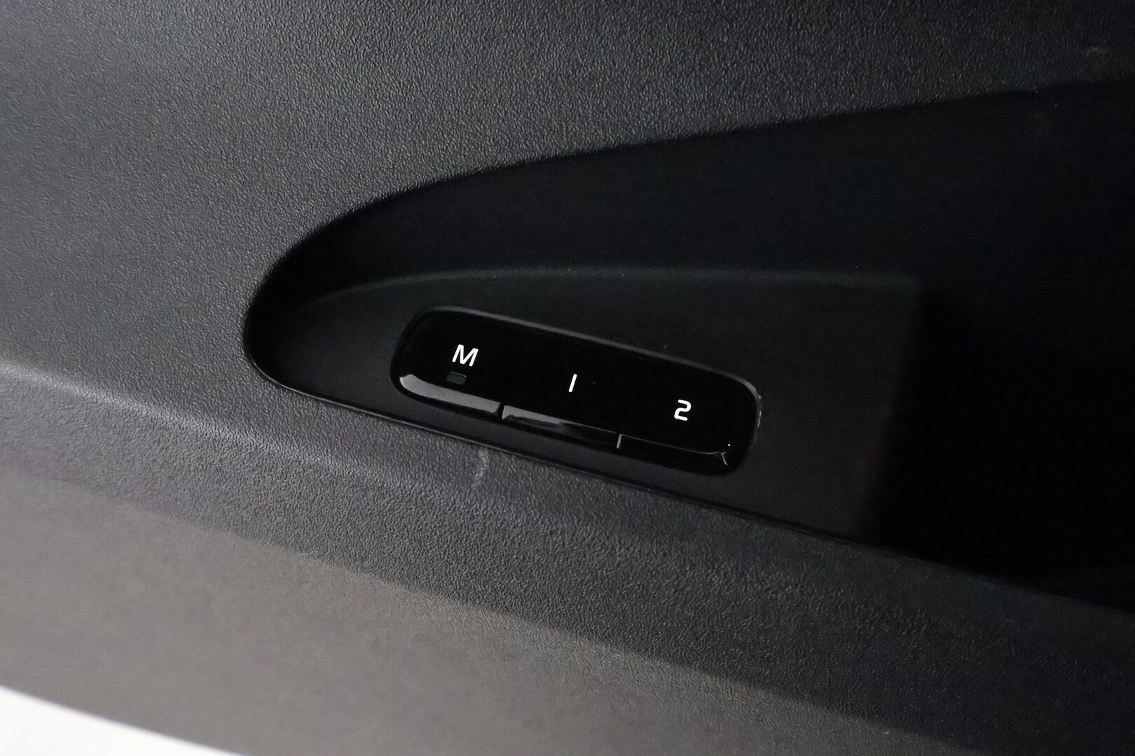 POLESTAR 2 2023 Long Range Dual Motor **Adapt.vakkari / Lasikatto / H&K / Muistipenkki / 360° / Lämpöpumppu / LED** - 3,99 % KORKOTARJOUS TÄHÄN AUTOON 31.8. ASTI! - Penkinlämmittimet takana / Ratinlämmitin 