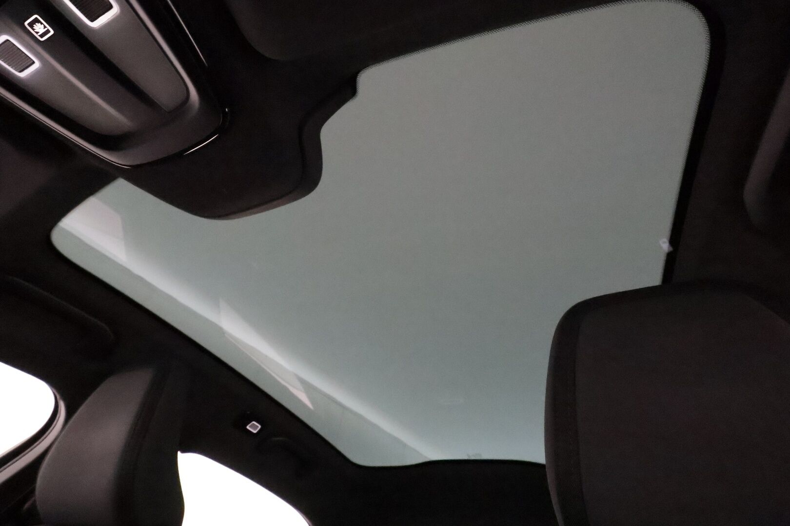 POLESTAR 2 2023 Long Range Dual Motor **Adapt.vakkari / Lasikatto / H&K / Muistipenkki / 360° / Lämpöpumppu / LED** - 3,99 % KORKOTARJOUS TÄHÄN AUTOON 31.8. ASTI! - Penkinlämmittimet takana / Ratinlämmitin 