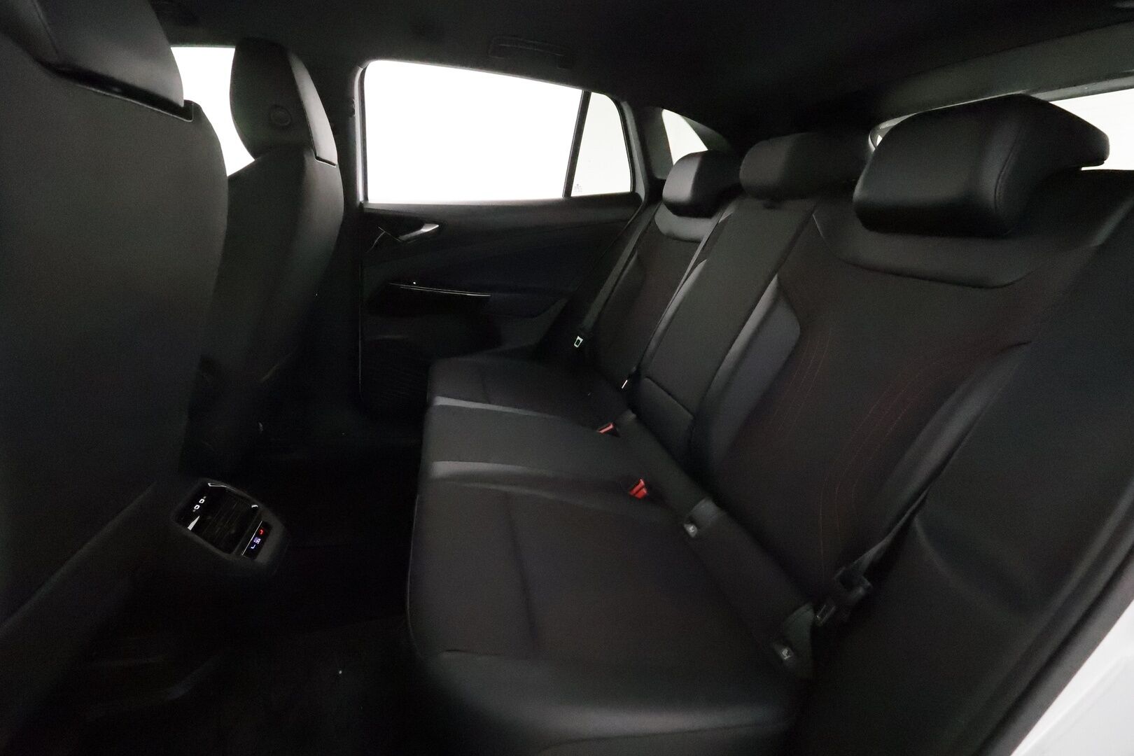 VOLKSWAGEN ID.4 2022 GTX Dual Motor AWD, akku 77 kWh - Lämpöpumppu / Vetokoukku / Adapt.Vakkari / 360-Kamera / iQ Matrix LED / Puolinahkasisusta / Ratinlämmitys / Varusteltu!