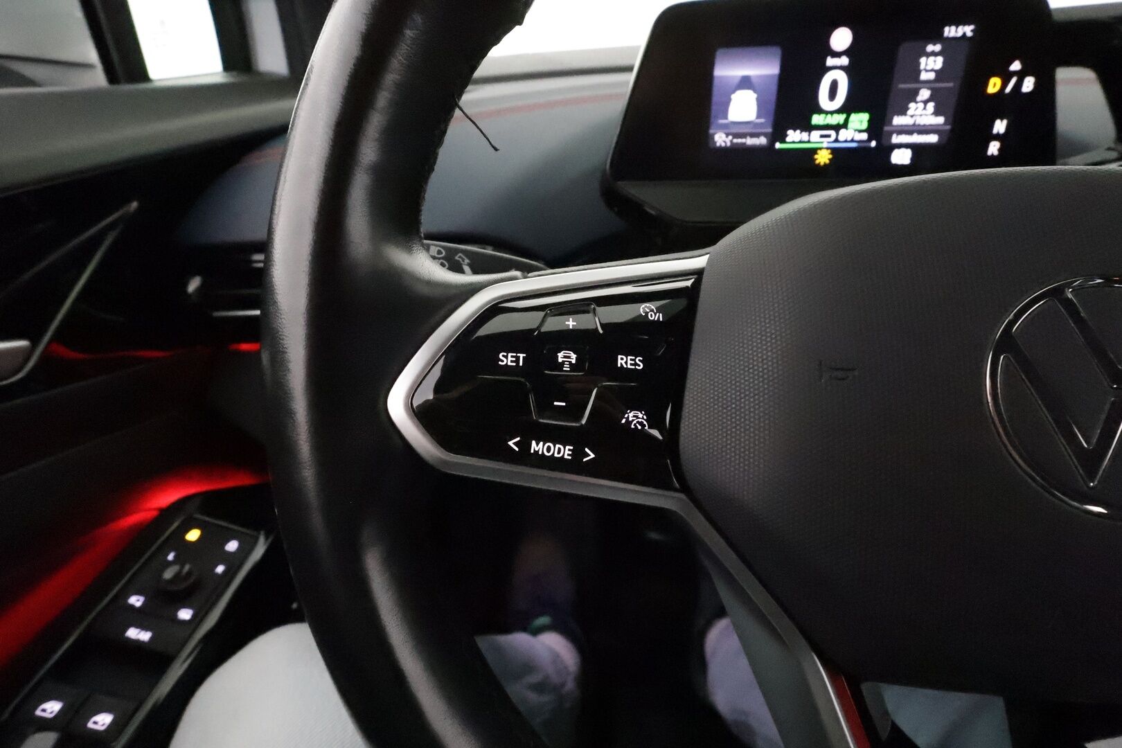 VOLKSWAGEN ID.4 2022 GTX Dual Motor AWD, akku 77 kWh - Lämpöpumppu / Vetokoukku / Adapt.Vakkari / 360-Kamera / iQ Matrix LED / Puolinahkasisusta / Ratinlämmitys / Varusteltu!