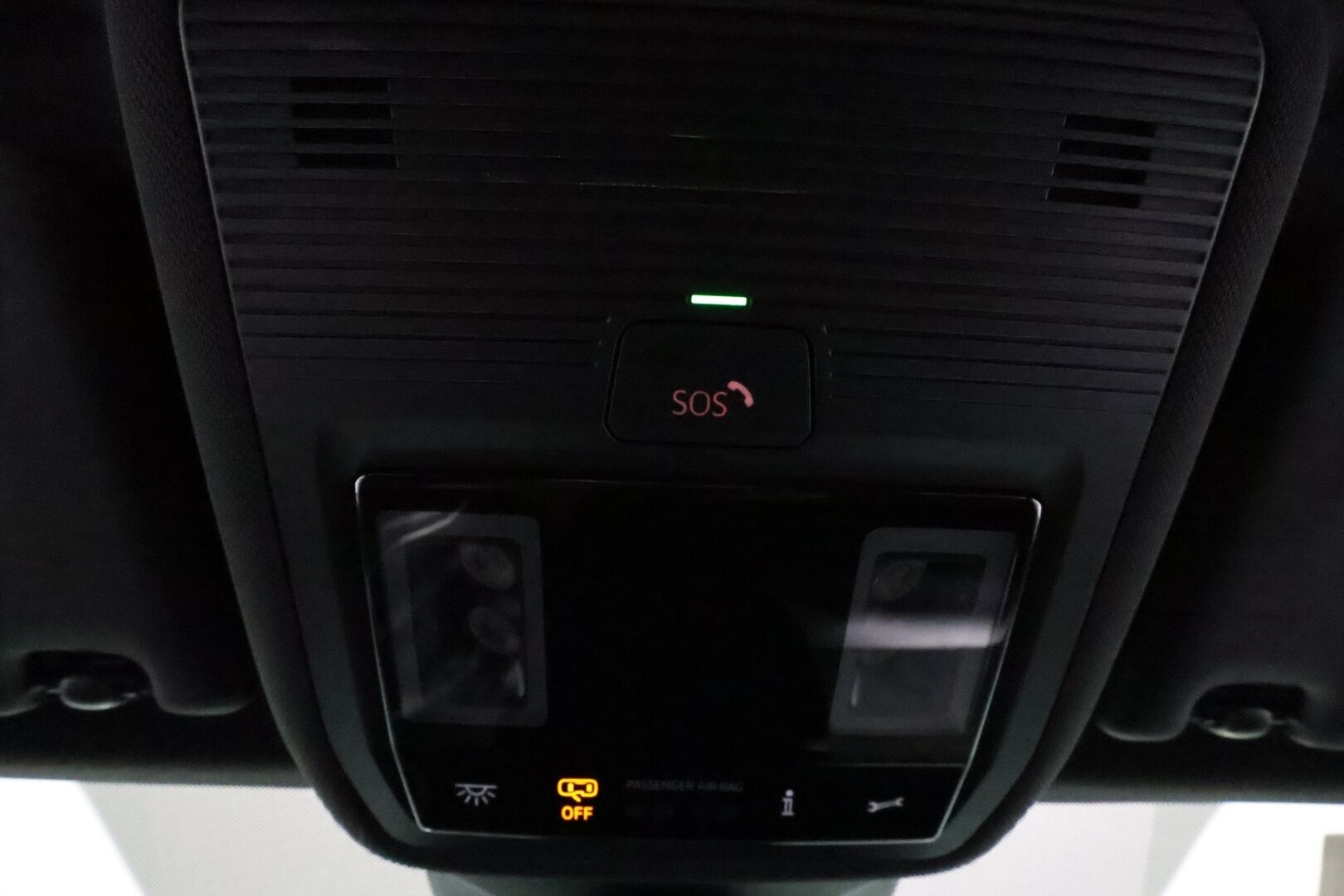 VOLKSWAGEN ID.5 2023 150Kw 82kWh Pro Performance **Adapt.vakkari / P.tutkat / Koukku / Digimittaristo / LED / Navi** - Merkkihuollettu / Kahdet renkaat aluvanteilla / Nahka-Alcantara / Lämpöpumppu / Ratin lämmitin / Tuulilasin lämmitin