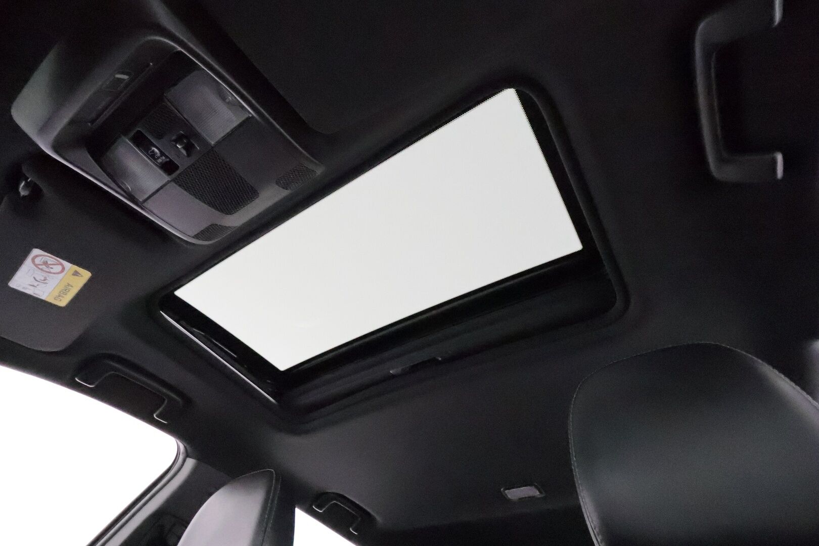 MITSUBISHI OUTLANDER PHEV 2020 S-Edition 4WD 5P **Adapt.vakkari / P.kamera / Kattoluukku / Sähköpenkki / Timanttinahat / LED / Navi** - Kahdet renkaat aluvanteilla / Ratin lämmitin / Tuulilasin lämmitin / KeylessGo