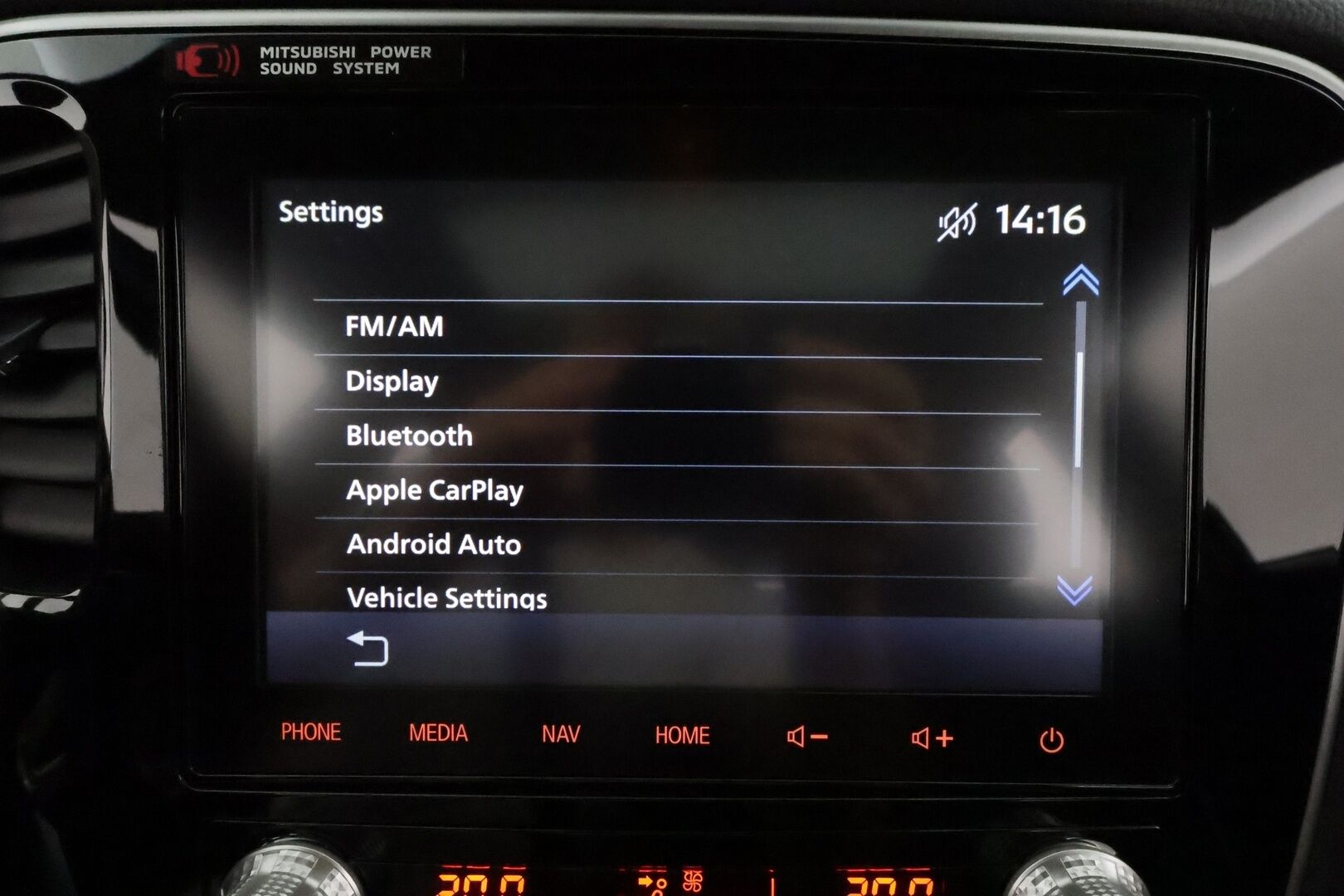 MITSUBISHI OUTLANDER PHEV 2020 S-Edition 4WD 5P **Adapt.vakkari / P.kamera / Kattoluukku / Sähköpenkki / Timanttinahat / LED / Navi** - Kahdet renkaat aluvanteilla / Ratin lämmitin / Tuulilasin lämmitin / KeylessGo