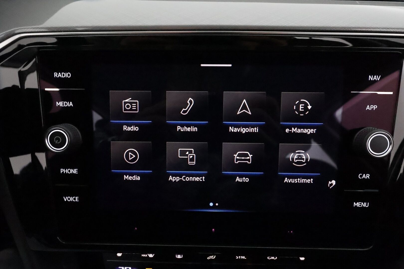 VOLKSWAGEN PASSAT 2022 Variant GTE Plug-In Hybrid 160 kW DSG **Webasto / Koukku / Adapt.Vakkari / Matrix-LED / P.kamera / Navi / Kaistavahti** - Kahdet Renkaat / Merkkihuollettu / Adapt.Vakkari / Webasto / Koukku / Matrix-LED / Kaistavahti / KeyLessGo / ALV-vähennyskelpoinen 