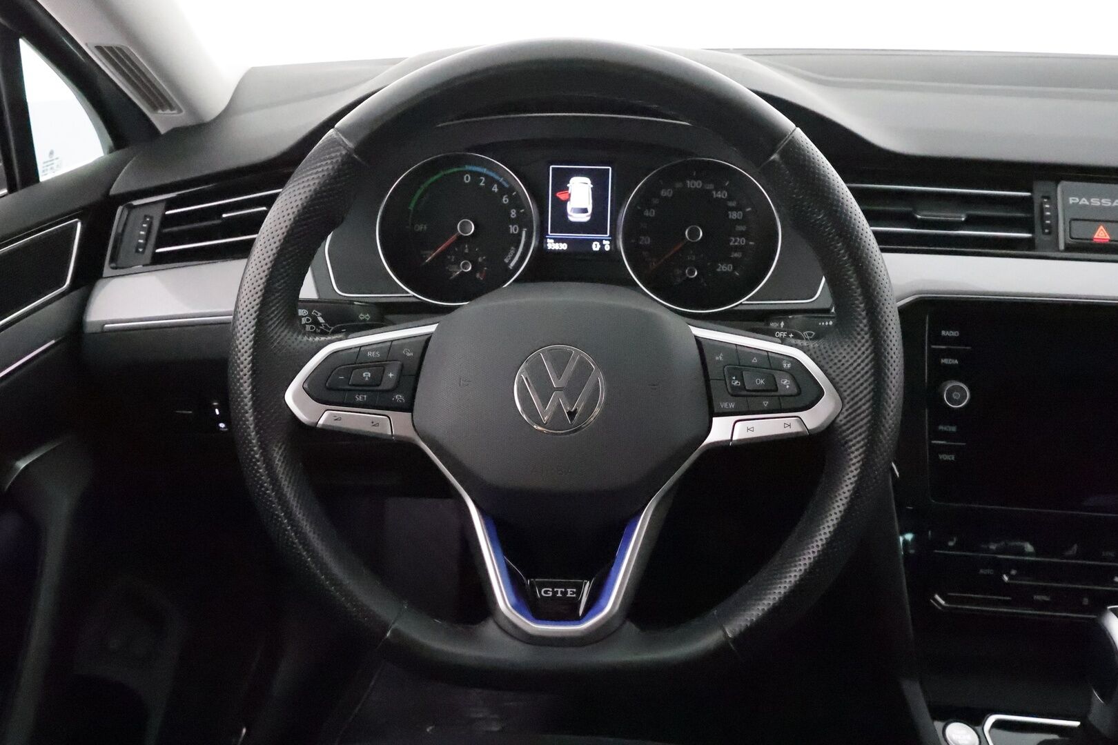 VOLKSWAGEN PASSAT 2022 Variant GTE Plug-In Hybrid 160 kW DSG **Webasto / Koukku / Adapt.Vakkari / Matrix-LED / P.kamera / Navi / Kaistavahti** - Kahdet Renkaat / Merkkihuollettu / Adapt.Vakkari / Webasto / Koukku / Matrix-LED / Kaistavahti / KeyLessGo / ALV-vähennyskelpoinen 