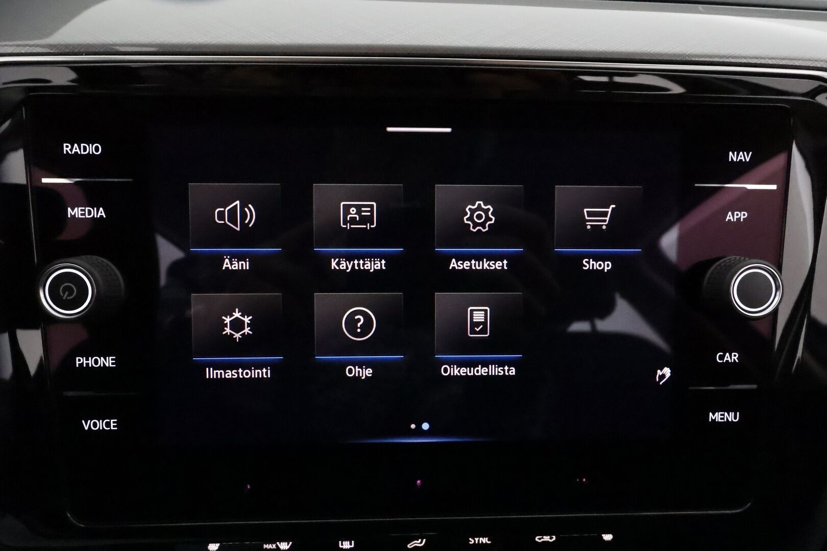 VOLKSWAGEN PASSAT 2022 Variant GTE Plug-In Hybrid 160 kW DSG **Webasto / Koukku / Adapt.Vakkari / Matrix-LED / P.kamera / Navi / Kaistavahti** - Kahdet Renkaat / Merkkihuollettu / Adapt.Vakkari / Webasto / Koukku / Matrix-LED / Kaistavahti / KeyLessGo / ALV-vähennyskelpoinen 