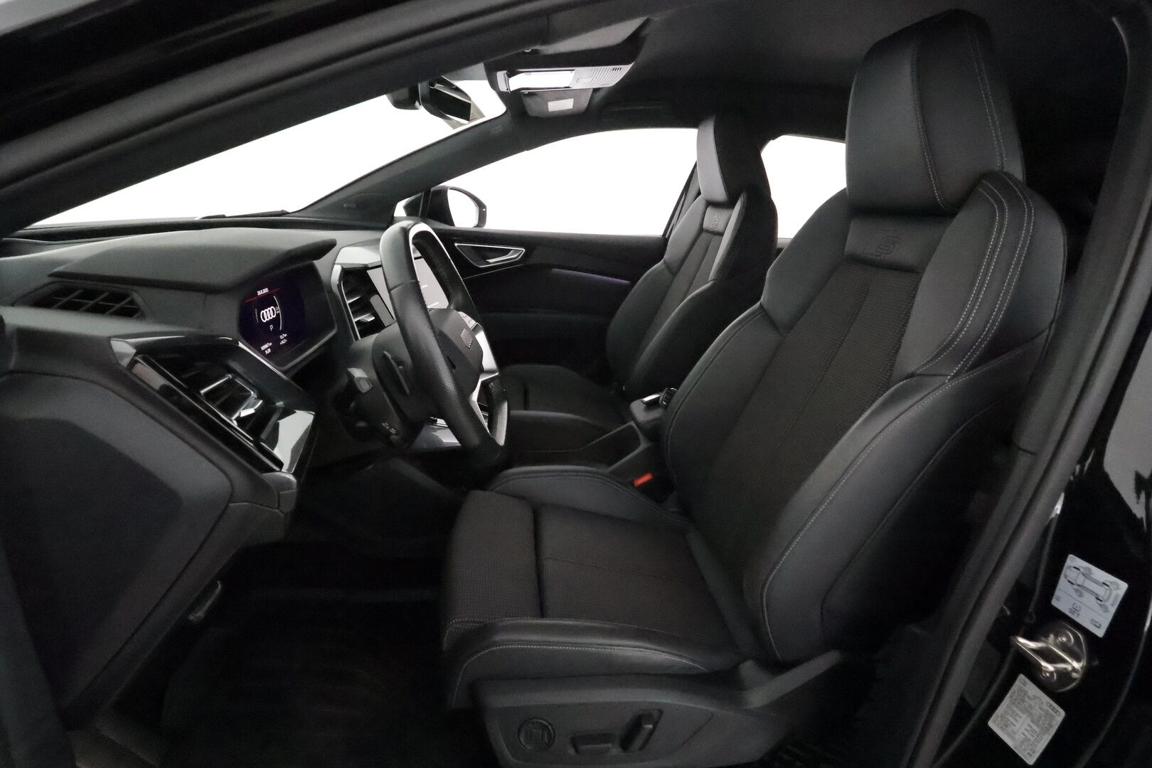 AUDI Q4 E-TRON 2022 50 e-tron quattro Sportback S-Line **Adapt.vakkari / SONOS / HUD / Muistipenkki / P.kamera / Matrix LED** - 3,99 % KORKOTARJOUS TÄHÄN AUTOON 31.8. ASTI! - KeylessGo / Sportti sähköpenkit / Digimittaristo / Navi / Puolinahat / Lämpöpumppu / Ratin lämmitin 