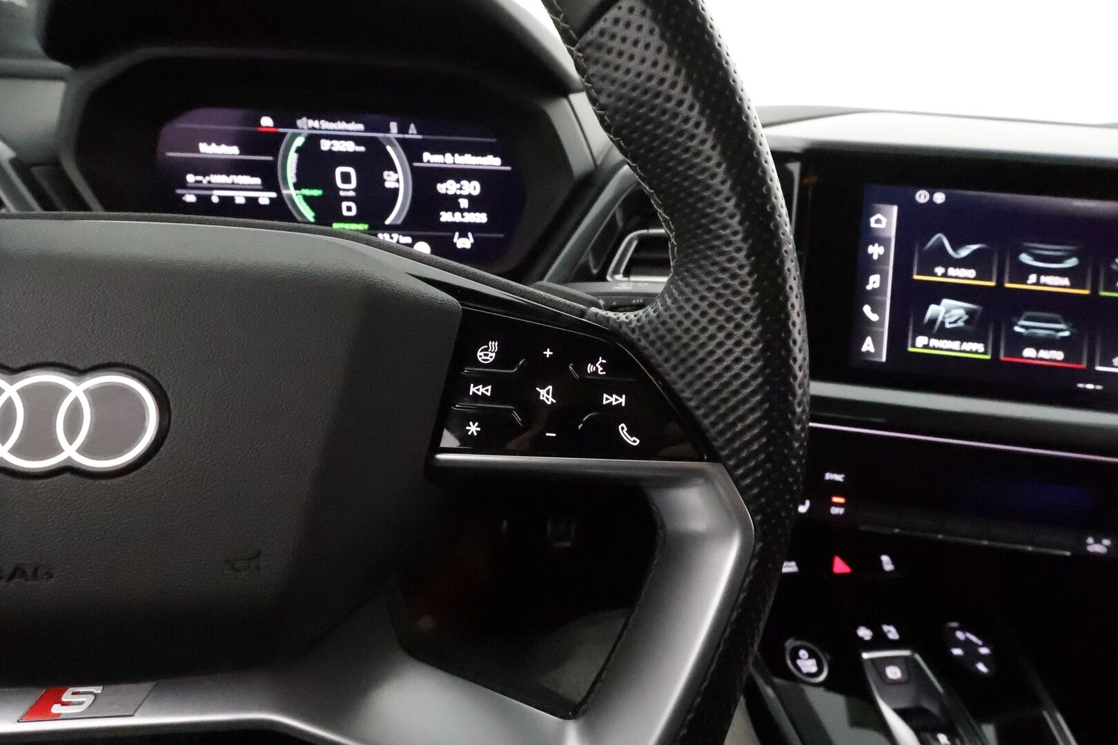 AUDI Q4 E-TRON 2022 50 e-tron quattro Sportback S-Line **Adapt.vakkari / SONOS / HUD / Muistipenkki / P.kamera / Matrix LED** - 3,99 % KORKOTARJOUS TÄHÄN AUTOON 31.8. ASTI! - KeylessGo / Sportti sähköpenkit / Digimittaristo / Navi / Puolinahat / Lämpöpumppu / Ratin lämmitin 