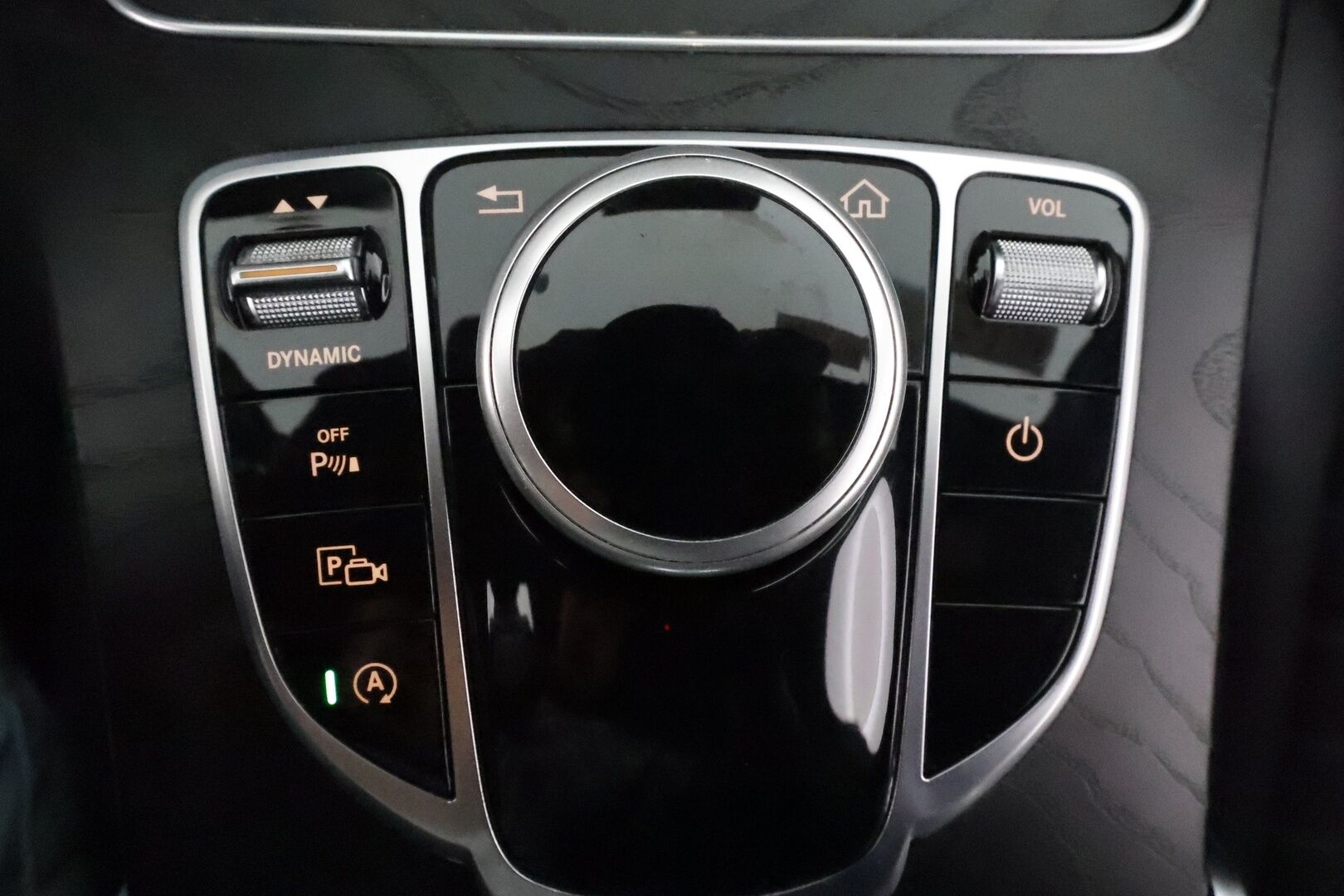 MERCEDES-BENZ C 2019 220 d 4Matic T A Business AMG **Multibeam / Webasto / Vakkari / Koukku / Peruutuskamera / Navigointi / Sporttipenkit** - Kahdet Renkaat