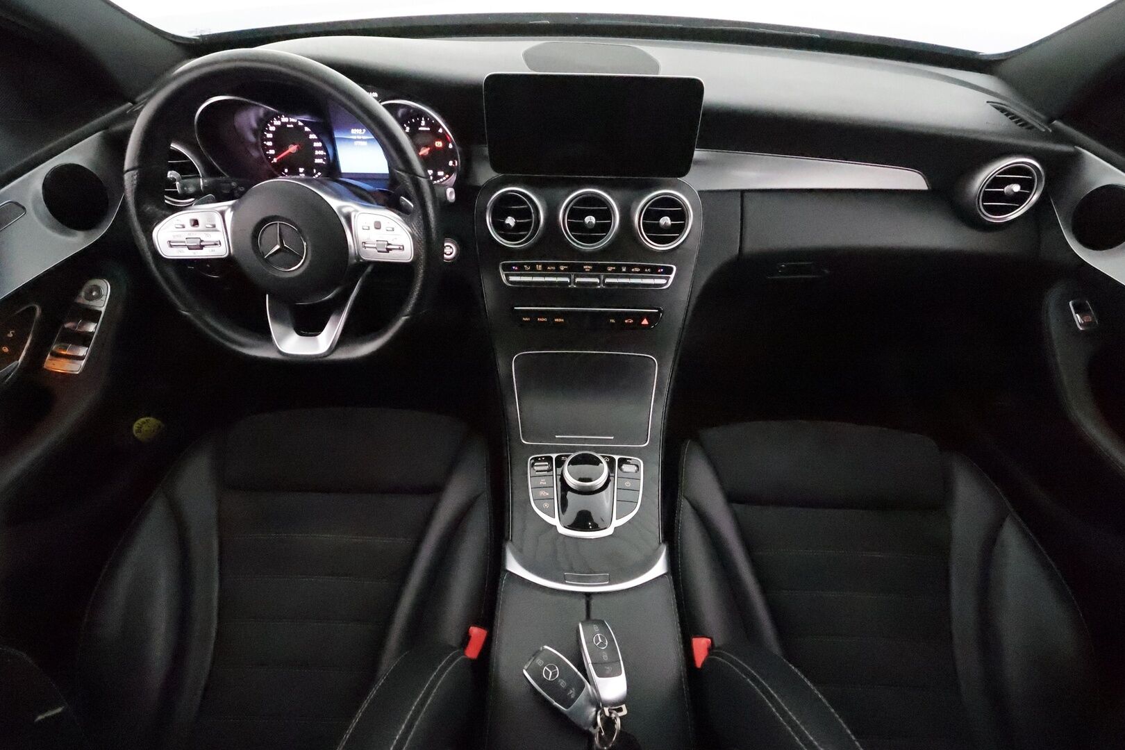 MERCEDES-BENZ C 2019 220 d 4Matic T A Business AMG **Multibeam / Webasto / Vakkari / Koukku / Peruutuskamera / Navigointi / Sporttipenkit** - Kahdet Renkaat