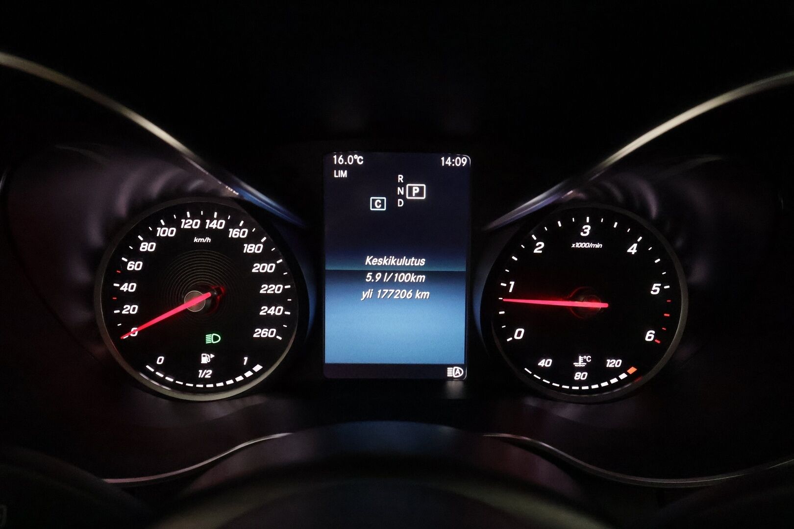 MERCEDES-BENZ C 2019 220 d 4Matic T A Business AMG **Multibeam / Webasto / Vakkari / Koukku / Peruutuskamera / Navigointi / Sporttipenkit** - Kahdet Renkaat
