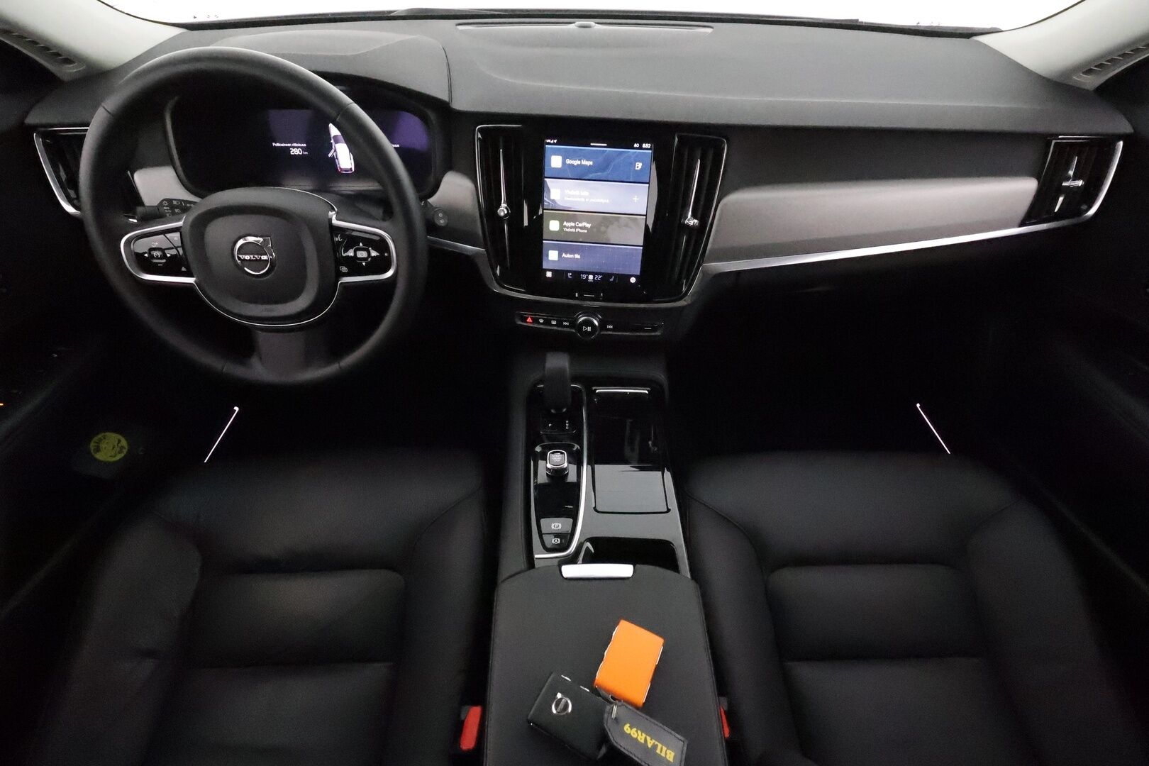 Volvo V90 2024 T6 Long Range AWD Core **Adapt.vakkari / BLIS / Koukku / P.kamera / Full LED / Facelift** - 3,99 % KORKOTARJOUS TÄHÄN AUTOON 31.8. ASTI! - Merkkihuollettu / Penkinlämmittimet takana / Ratinlämmitin / Navi / Mustat nahat 