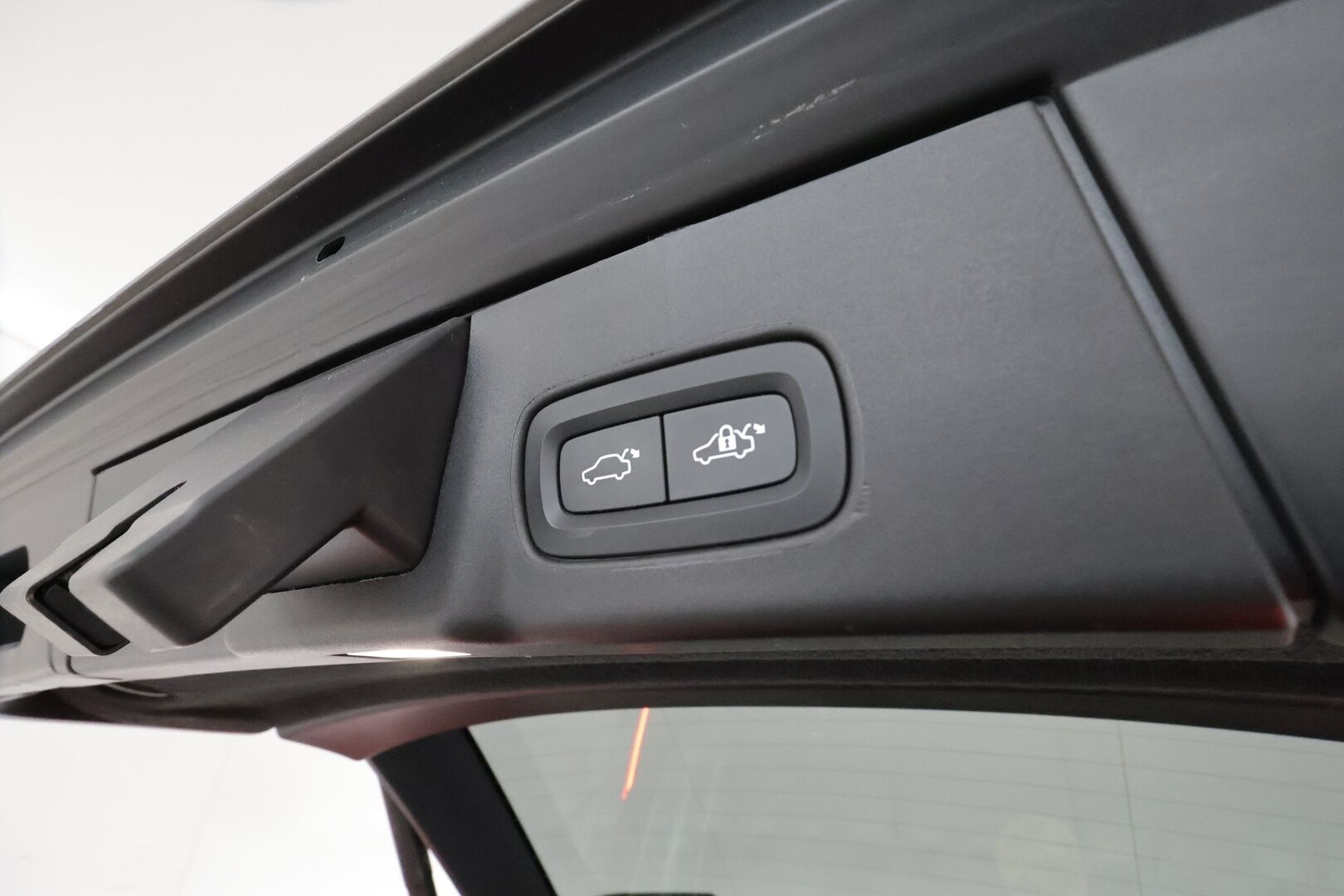 Volvo V90 2024 T6 AWD Long Range Core aut - Lisälämmitin / Adapt.Vakkari / High Performance Audio / Peruutuskamera / Full LED / Vetokoukku / Nahkasisusta / Juuri tullut Tampereelle!