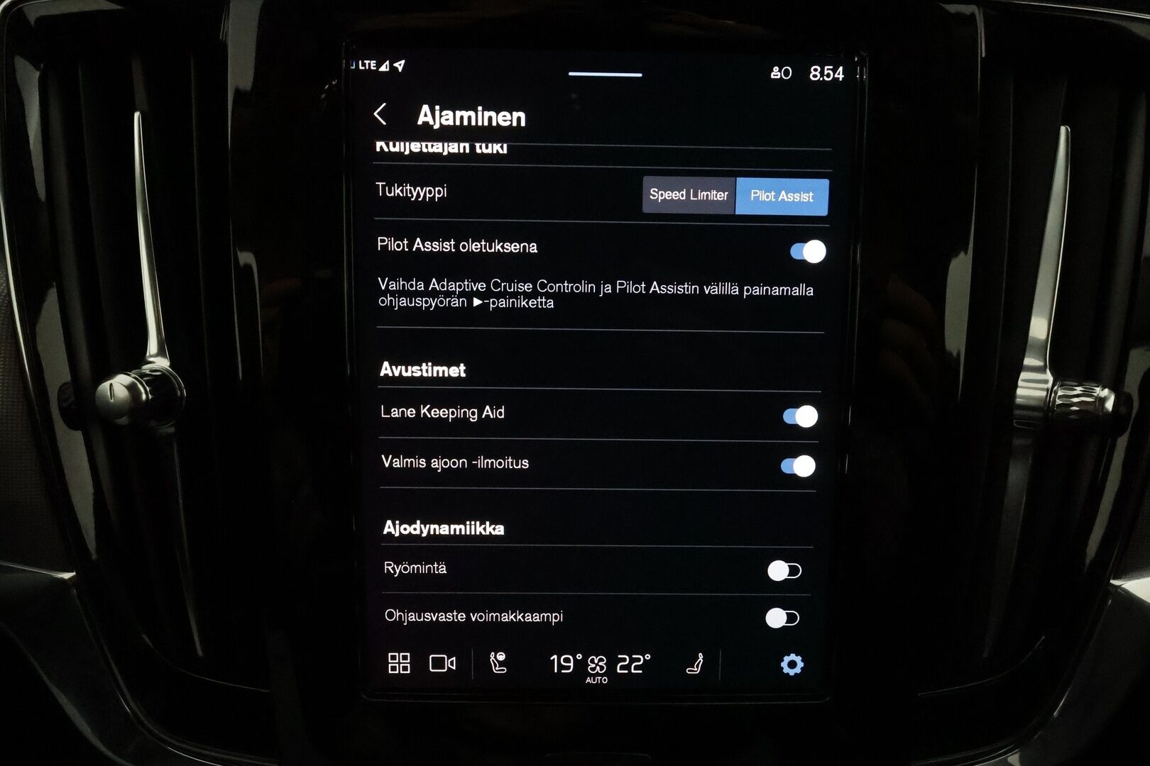 Volvo V90 2024 T6 AWD Long Range Core aut - Lisälämmitin / Adapt.Vakkari / High Performance Audio / Peruutuskamera / Full LED / Vetokoukku / Nahkasisusta / Juuri tullut Tampereelle! - HULLU BLACKWEEK KORKOTARJOUS 2,49%