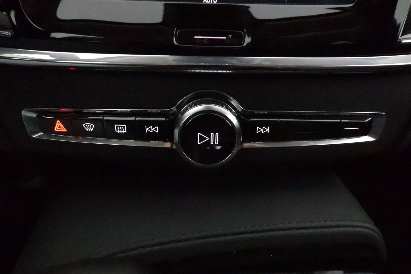 Volvo V90 2024 T6 AWD Long Range Core aut - Lisälämmitin / Adapt.Vakkari / High Performance Audio / Peruutuskamera / Full LED / Vetokoukku / Nahkasisusta / Juuri tullut Tampereelle!