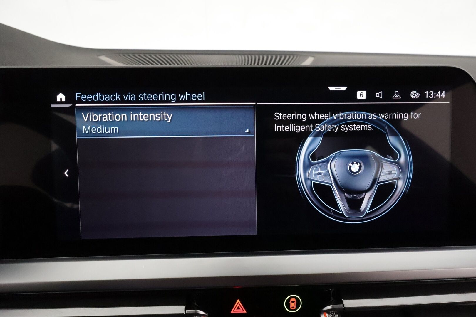 BMW 330 2022 G21 Touring 330e xDrive A M Sport ** ACC / P.kamera / Sporttipenkit / LED / Navi** - Juuri tullut! / Merkkihuollettu / Nahka-Alcantara / Ratin lämmitin