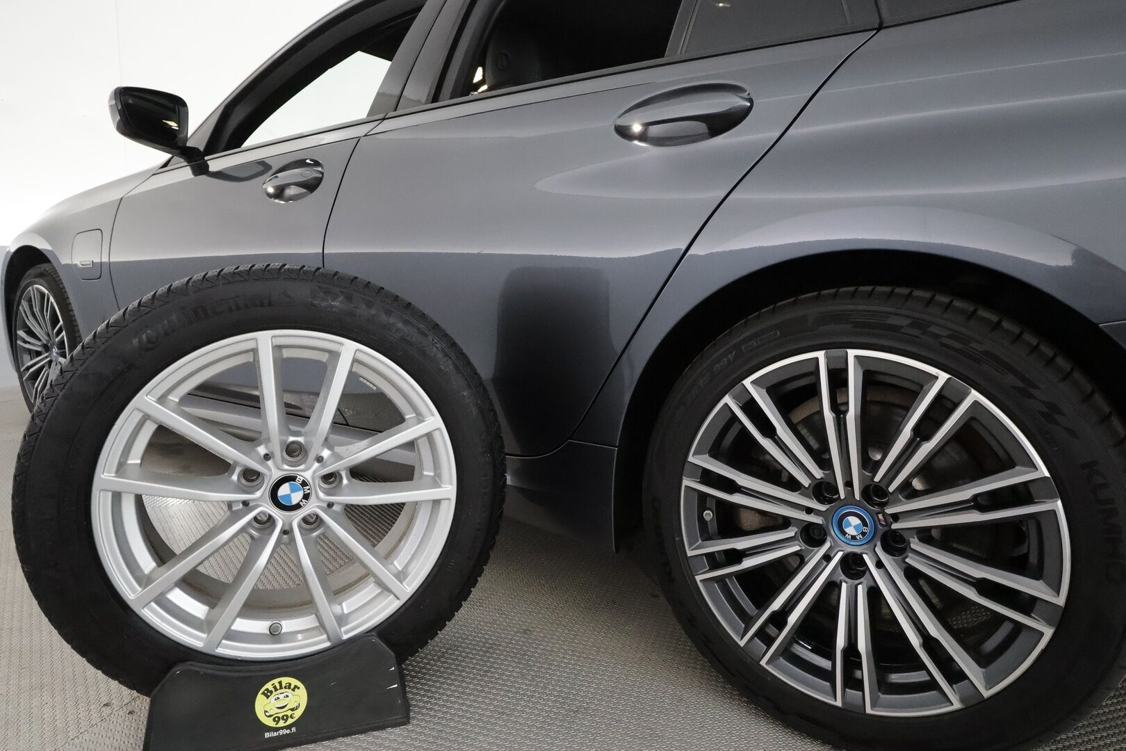 BMW 330 2022 G21 Touring 330e xDrive A M Sport ** ACC / P.kamera / Sporttipenkit / LED / Navi** - Juuri tullut! / Merkkihuollettu / Nahka-Alcantara / Ratin lämmitin