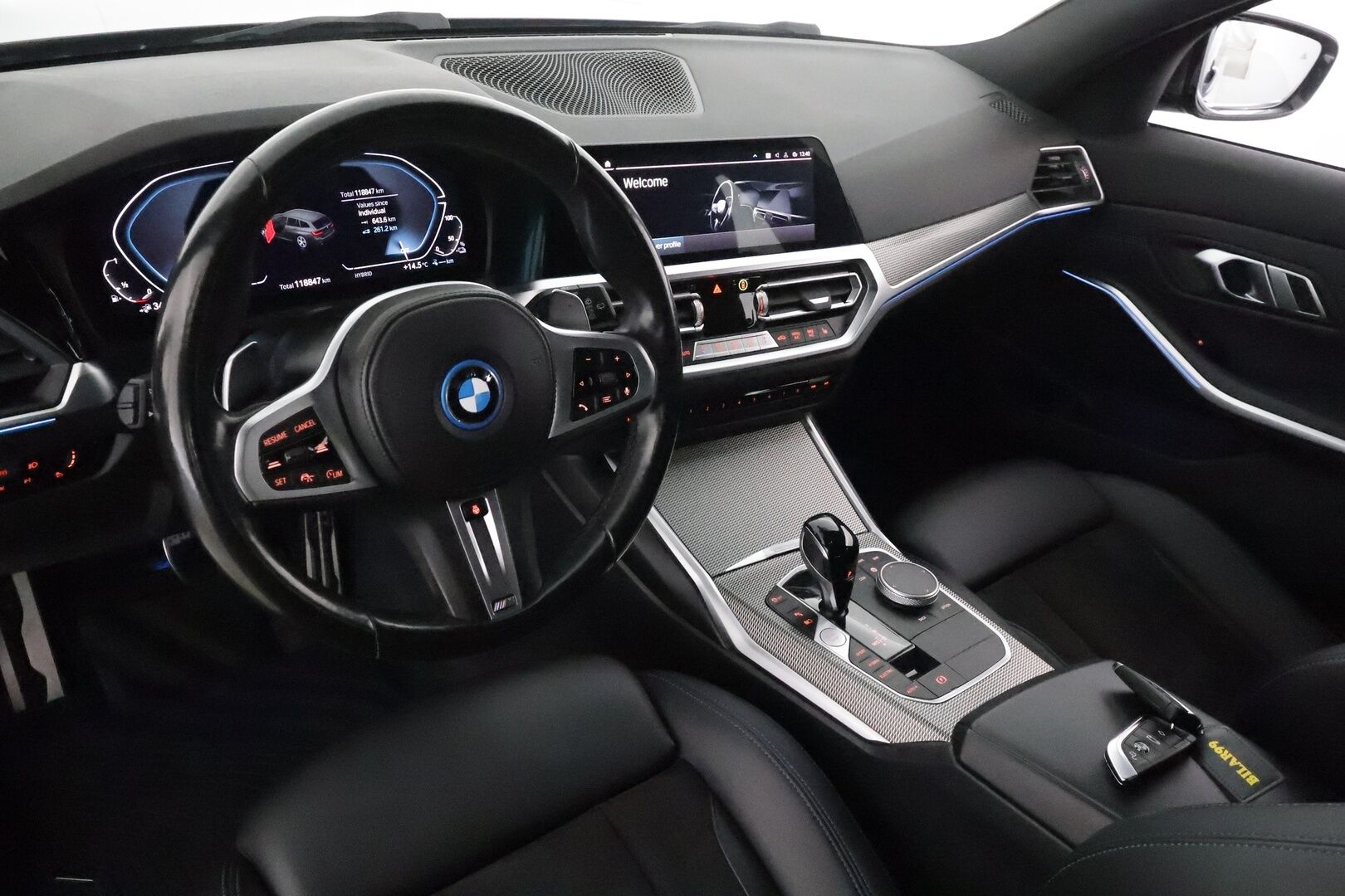 BMW 330 2022 G21 Touring 330e xDrive A M Sport ** ACC / P.kamera / Sporttipenkit / LED / Navi** - Juuri tullut! / Merkkihuollettu / Nahka-Alcantara / Ratin lämmitin