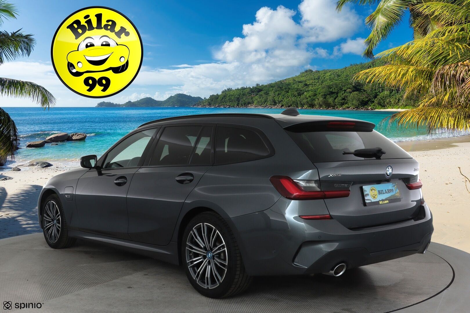 BMW 330 2022 G21 Touring 330e xDrive A M Sport **Adapt.vakkari / P.kamera / Sporttipenkit / LED / Navi** - 3,99 % KORKOTARJOUS TÄHÄN AUTOON 31.8. ASTI! - Kahdet renkaat aluvanteilla / Merkkihuollettu / Nahka-Alcantara / Ratin lämmitin