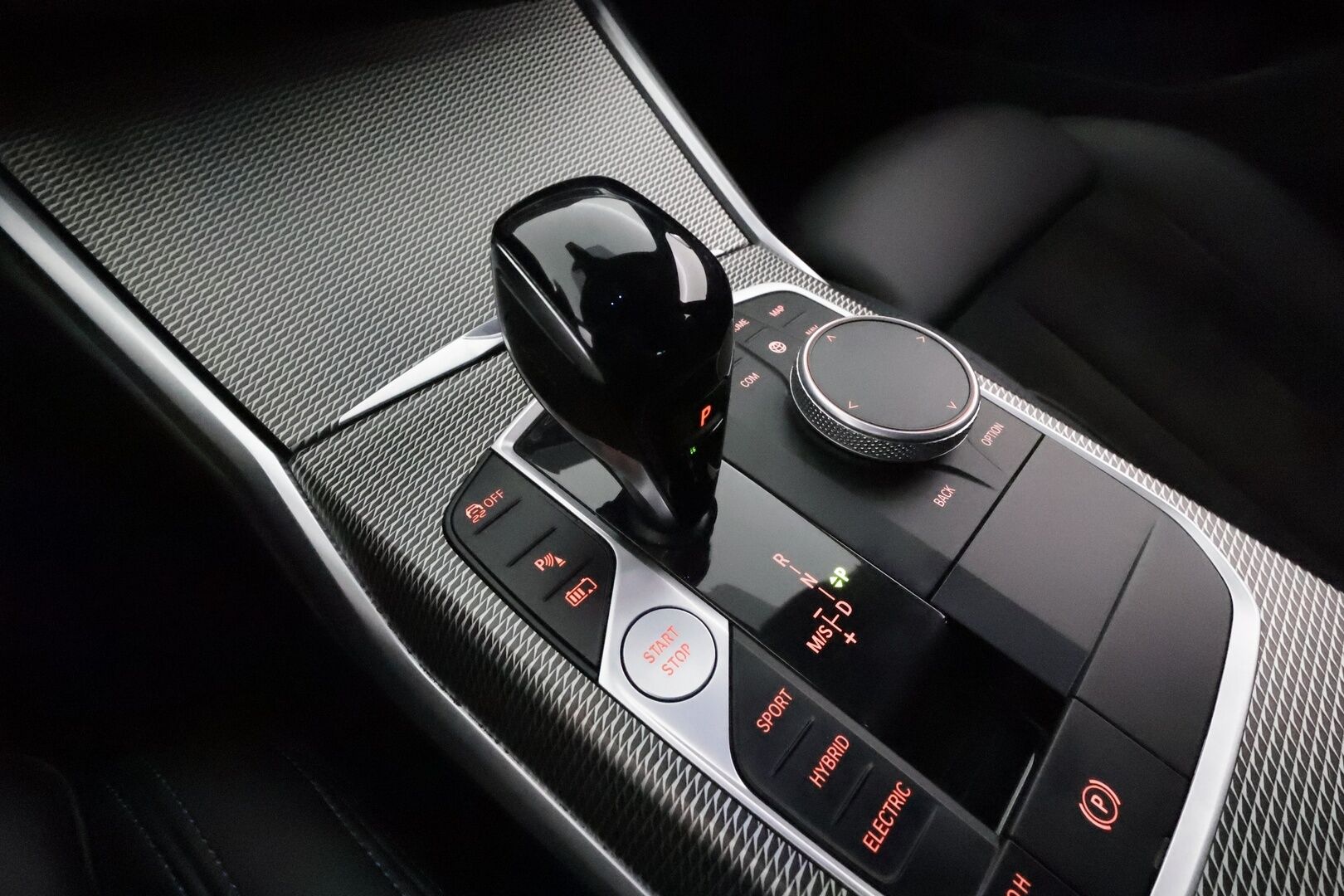 BMW 330 2022 G21 Touring 330e xDrive A M Sport **Adapt.vakkari / P.kamera / Sporttipenkit / LED / Navi** - Kahdet renkaat aluvanteilla / Merkkihuollettu / Nahka-Alcantara / Ratin lämmitin - HULLU BLACKWEEK KORKOTARJOUS 2,49%