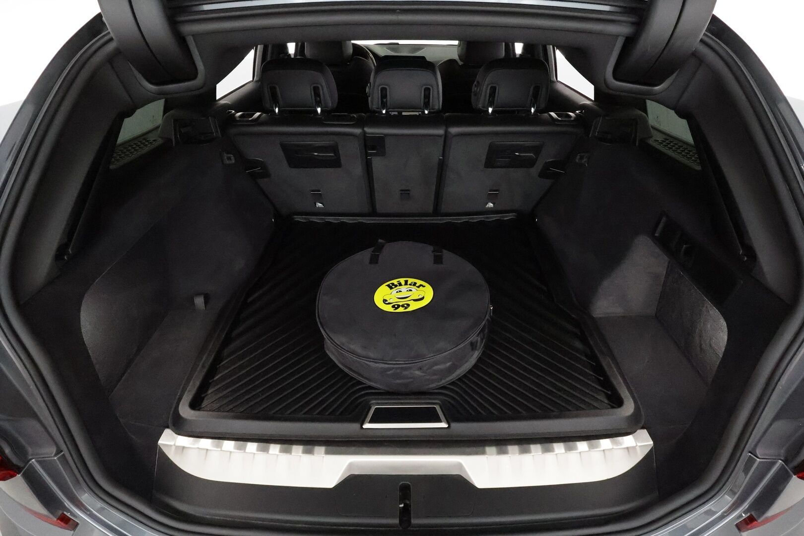 BMW 330 2022 G21 Touring 330e xDrive A M Sport **Adapt.vakkari / P.kamera / Sporttipenkit / LED / Navi** - Kahdet renkaat aluvanteilla / Merkkihuollettu / Nahka-Alcantara / Ratin lämmitin - HULLU BLACKWEEK KORKOTARJOUS 2,49%