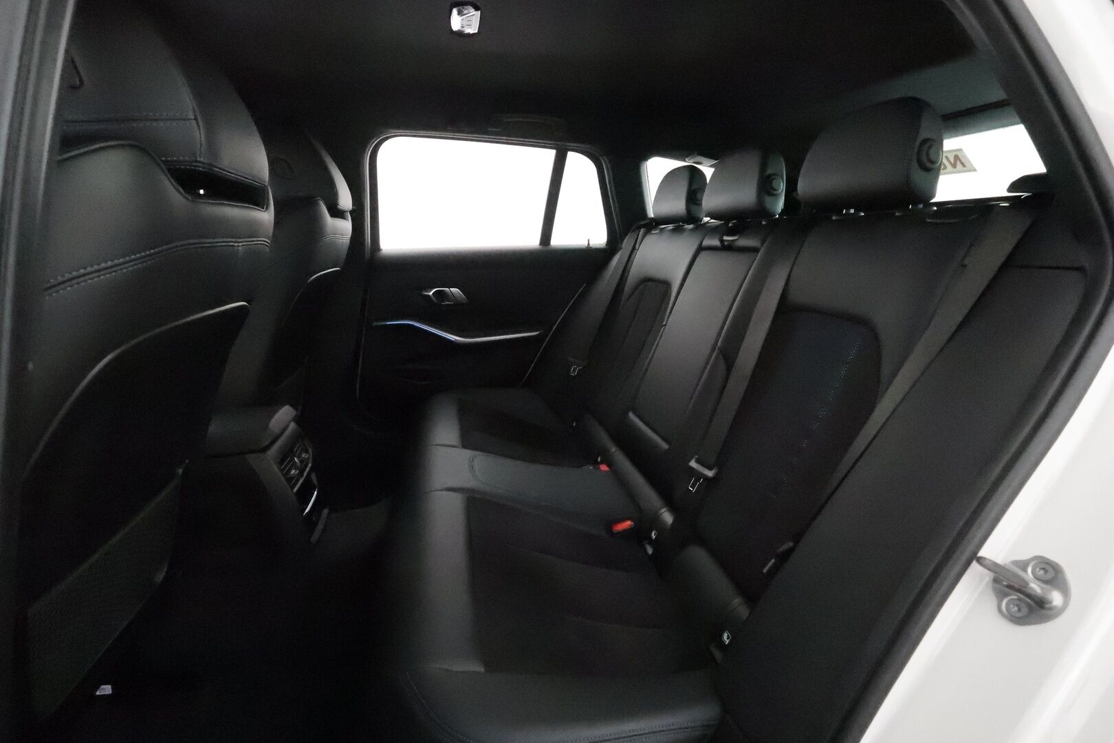 BMW 330 2022 G21 Touring 330e xDrive A M Sport **ACC / HiFi / LED-valot / P.Tutkat / Sporttipenkit / Digimittaristo / Kaistavahti** - Merkkihuollettu! - HULLU BLACKWEEK KORKOTARJOUS 2,49%