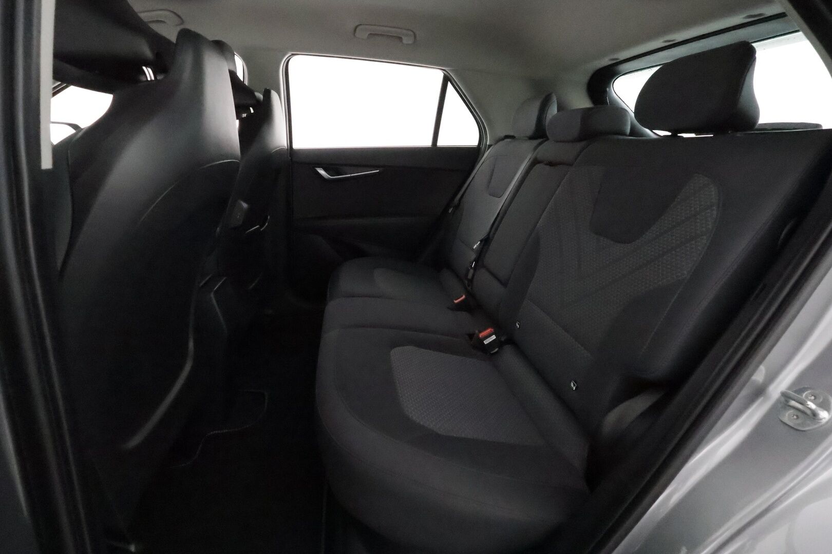 KIA NIRO 2023 204hv EX **ACC / Lämpöpumppu / P.kamera / Digimittaristo / Apple&Android / KeylessGo** - Merkkihuollettu / Akku kuntotarkastettu