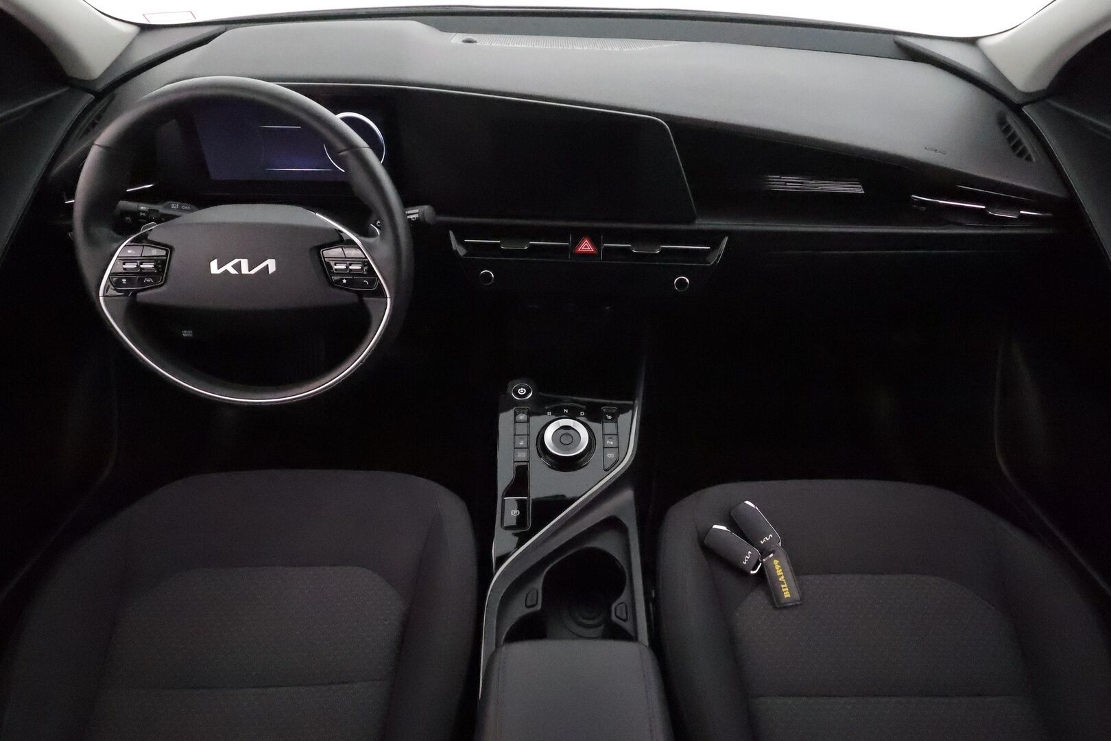 KIA NIRO 2023 204hv EX **ACC / Lämpöpumppu / P.kamera / Digimittaristo / Apple&Android / KeylessGo** - Merkkihuollettu / Akku kuntotarkastettu