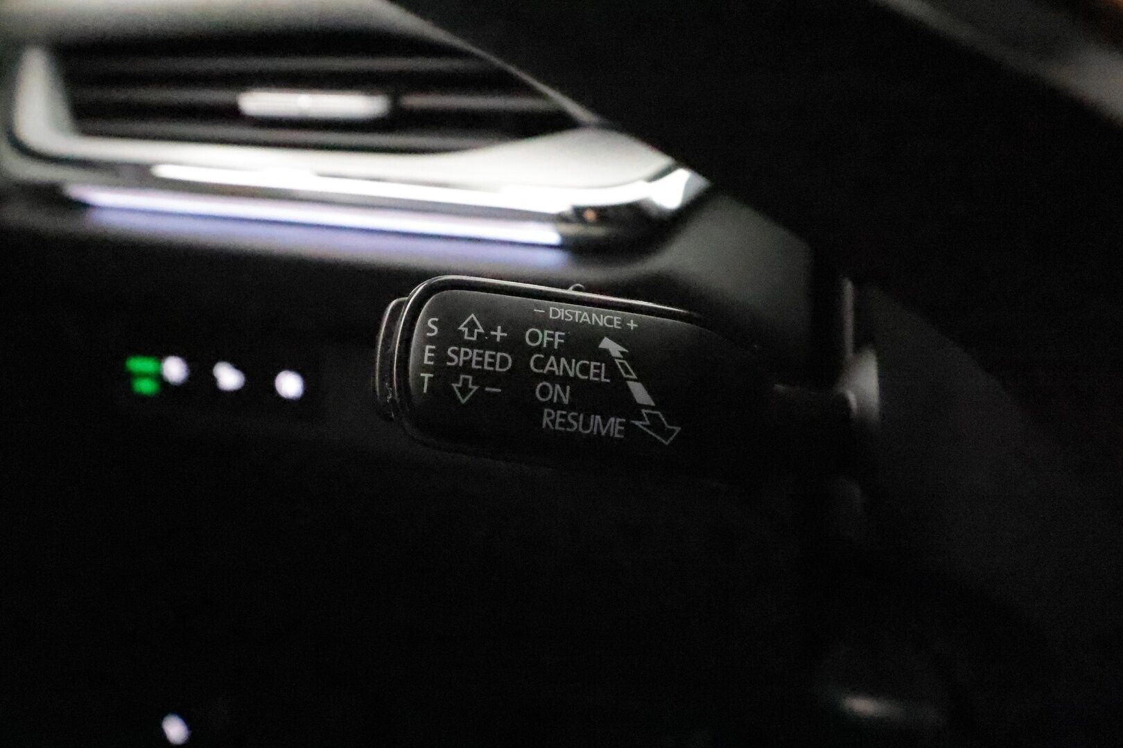 SKODA ENYAQ 2022 82kWh iV80 4X4 Luxury **ACC / ILP / Matrix LED / Muistipenkit / Koukku / P.kamera / Navi / KeylessGo / Nahka-Alcantara** - Merkkihuollettu