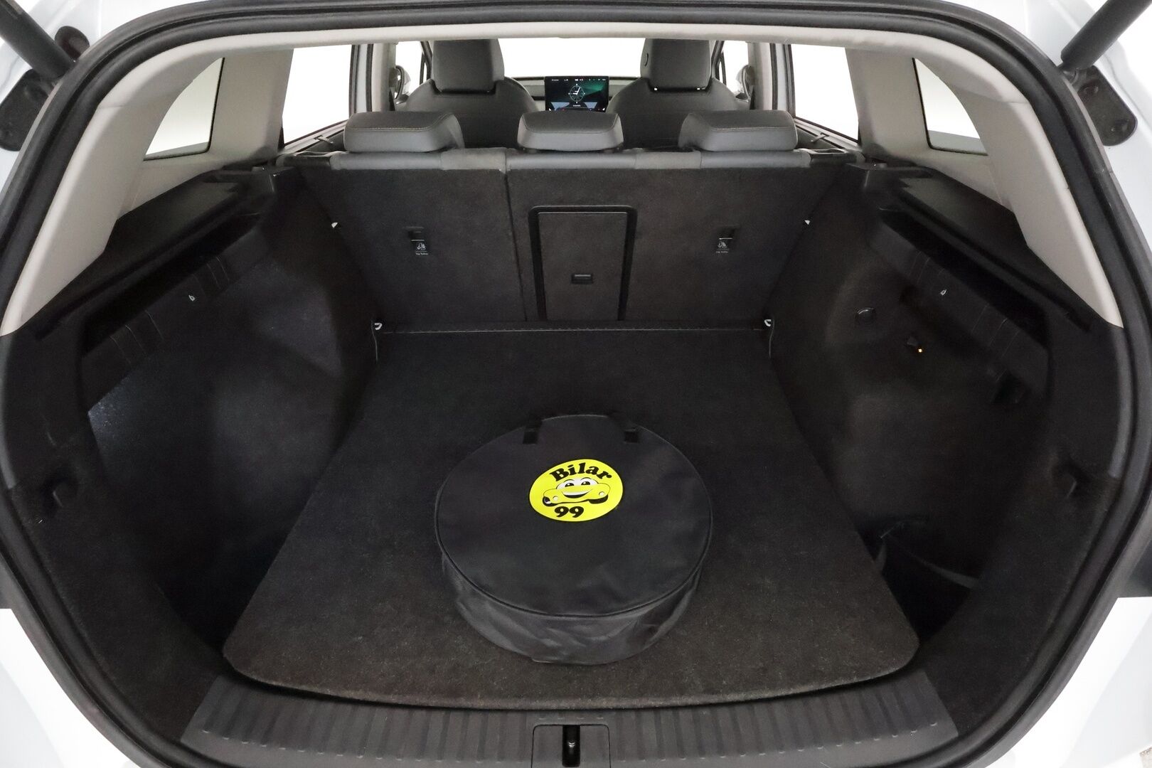 SKODA ENYAQ 2022 82kWh iV80 4X4 Luxury **ACC / ILP / Matrix LED / Muistipenkit / Koukku / P.kamera / Navi / KeylessGo / Nahka-Alcantara** - Merkkihuollettu
