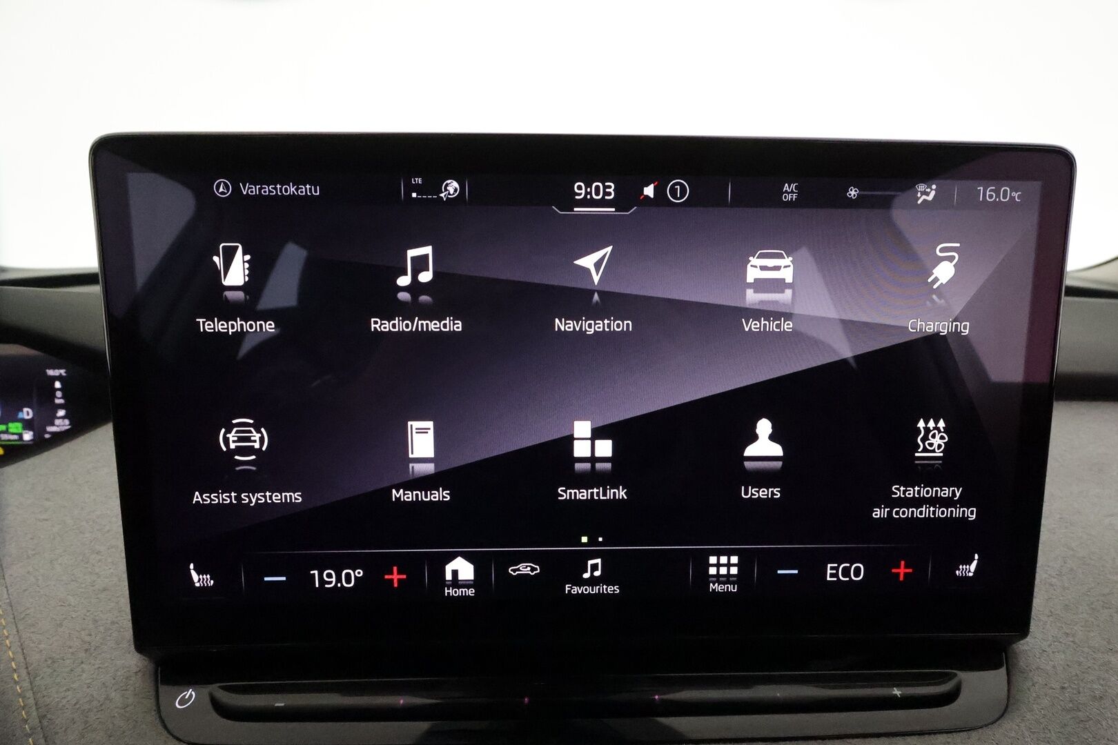SKODA ENYAQ 2022 82kWh iV80 4X4 Luxury **ACC / ILP / Matrix LED / Muistipenkit / Koukku / P.kamera / Navi / KeylessGo / Nahka-Alcantara** - Merkkihuollettu